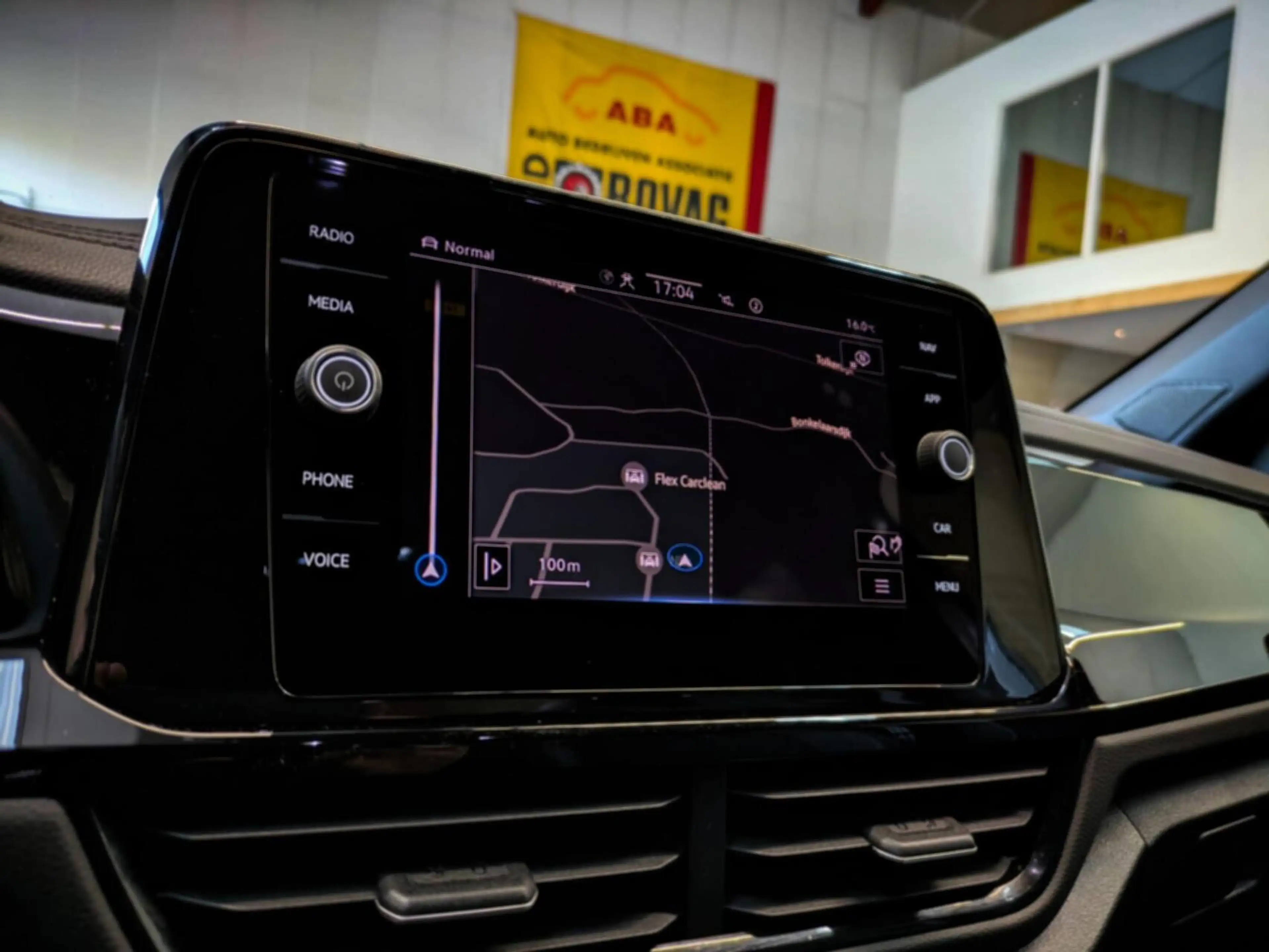 Volkswagen T-Roc 1.5 TSI R-Line // Black Style | Trekhaak | IQ.Ligh — photo 19