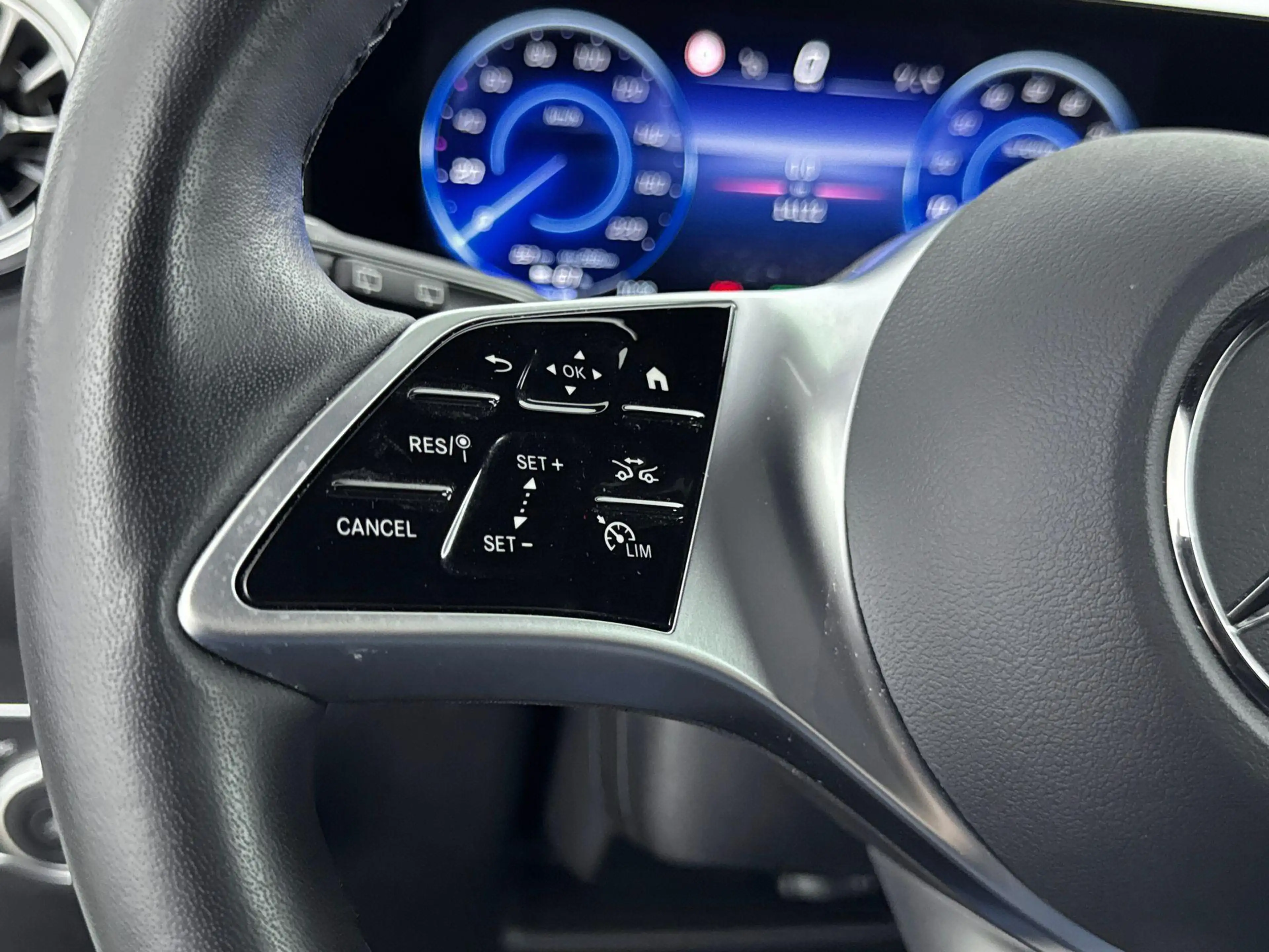 Mercedes-Benz EQB 300 EQB 4MATIC Progressive Line 7-Persoons | Advanced — photo 13