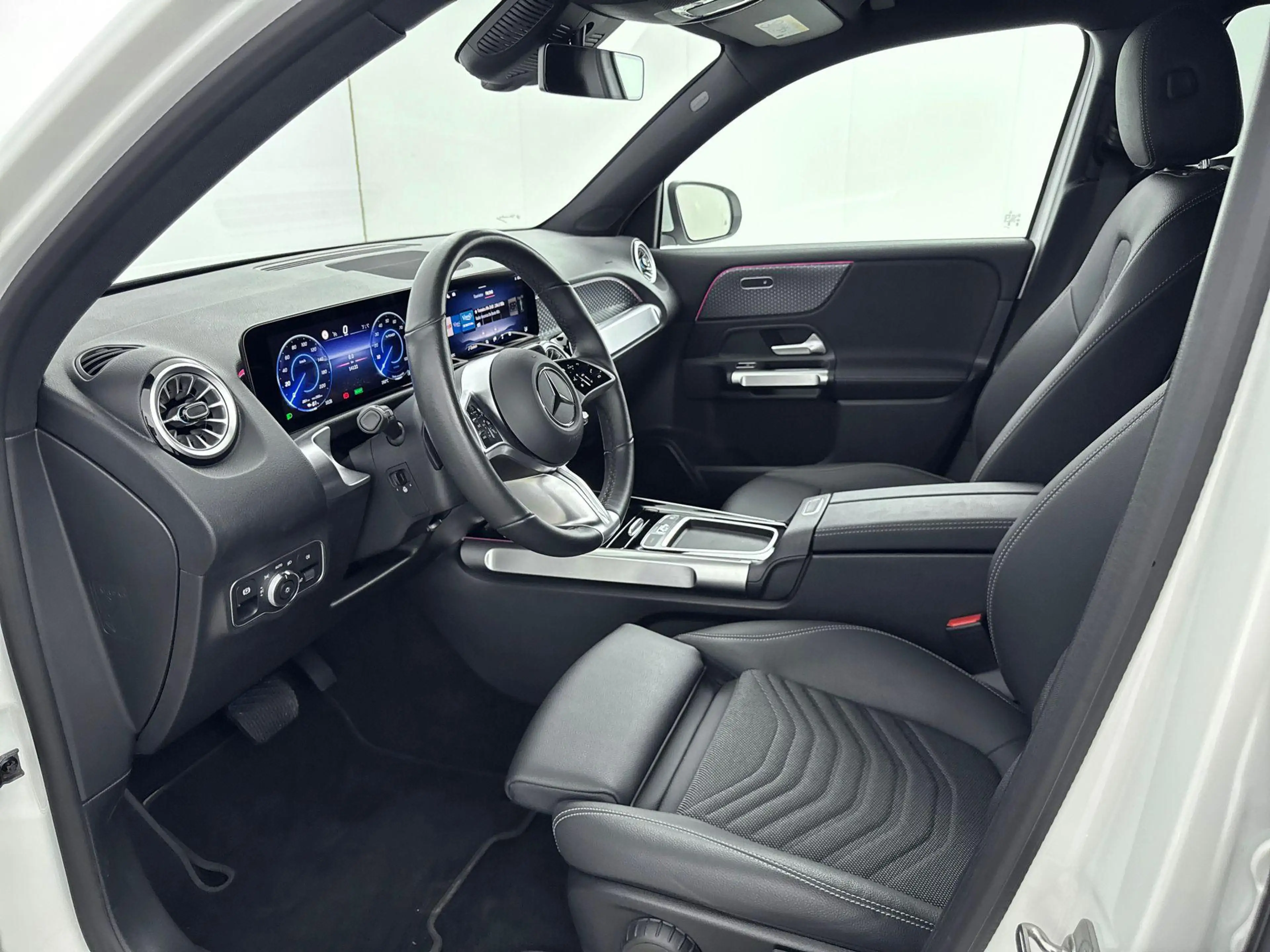 Mercedes-Benz EQB 300 EQB 4MATIC Progressive Line 7-Persoons | Advanced — photo 8