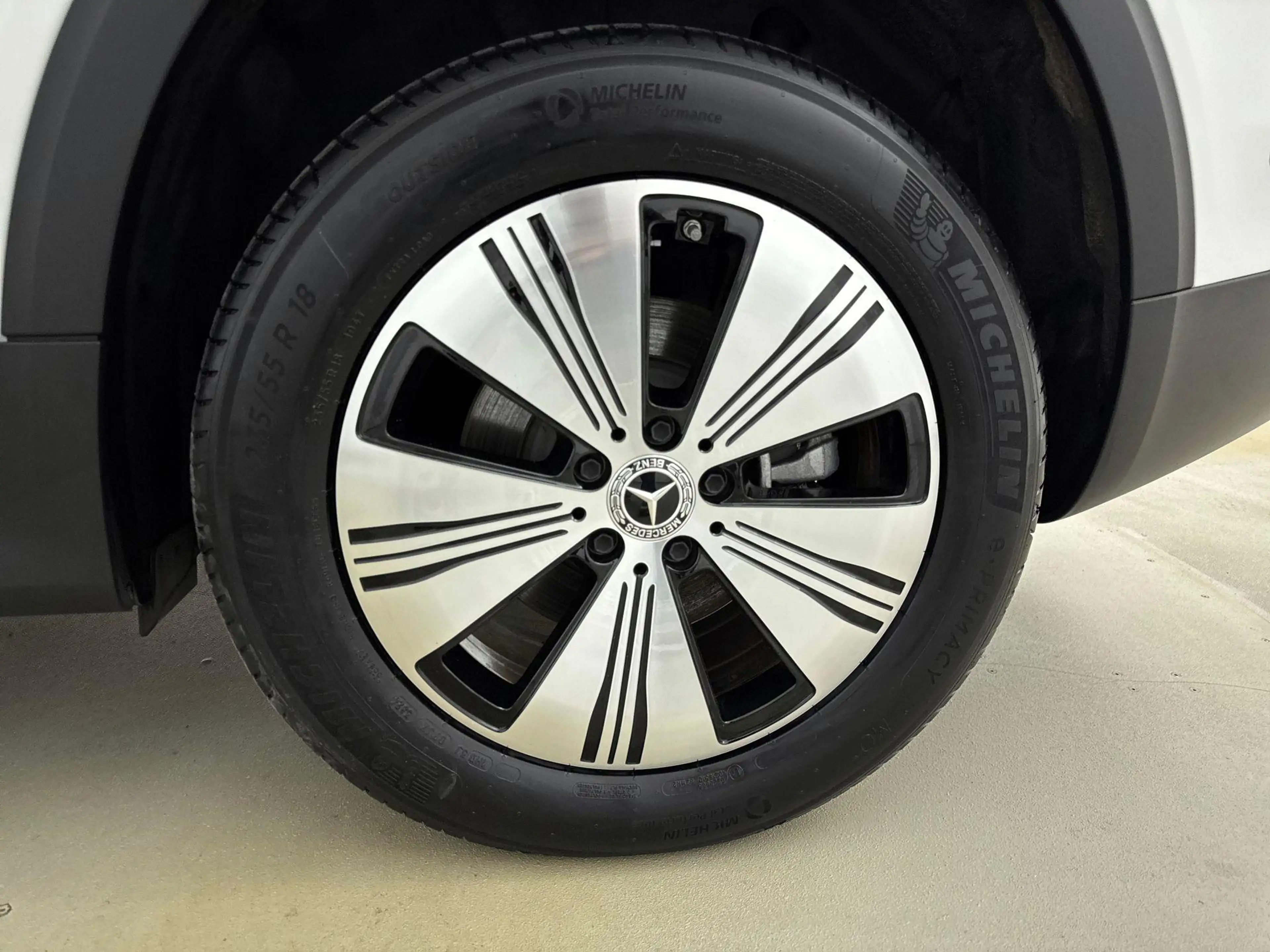 Mercedes-Benz EQB 300 EQB 4MATIC Progressive Line 7-Persoons | Advanced — photo 4