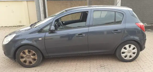 Opel Corsa view 3