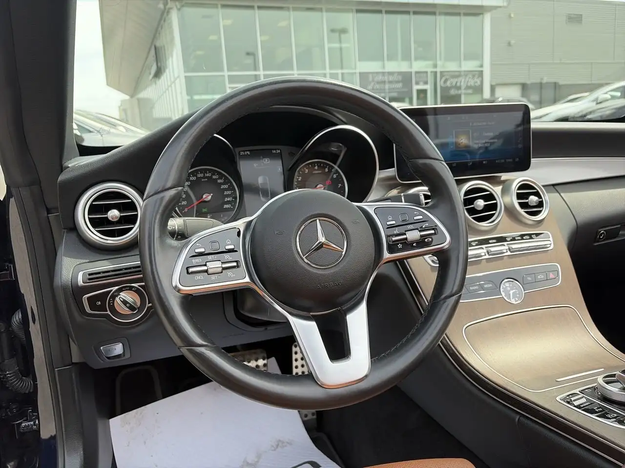 Mercedes-Benz C-Class снимка Mercedes-Benz C-Class
