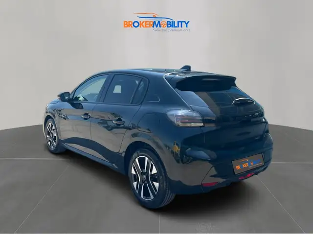 Peugeot 208 view 3