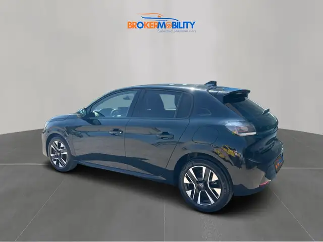 Peugeot 208 view 2