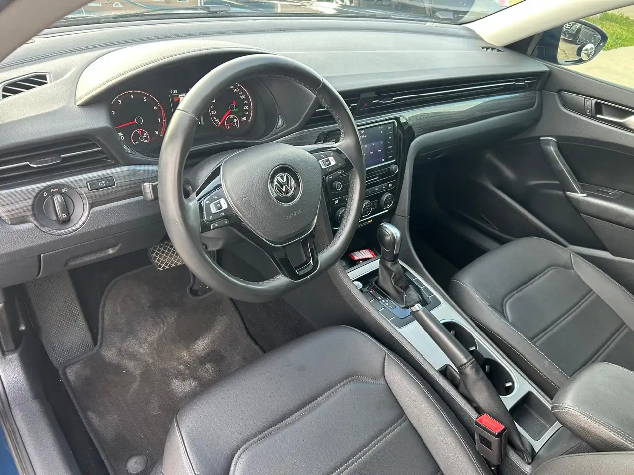 Volkswagen Passat снимка Volkswagen Passat
