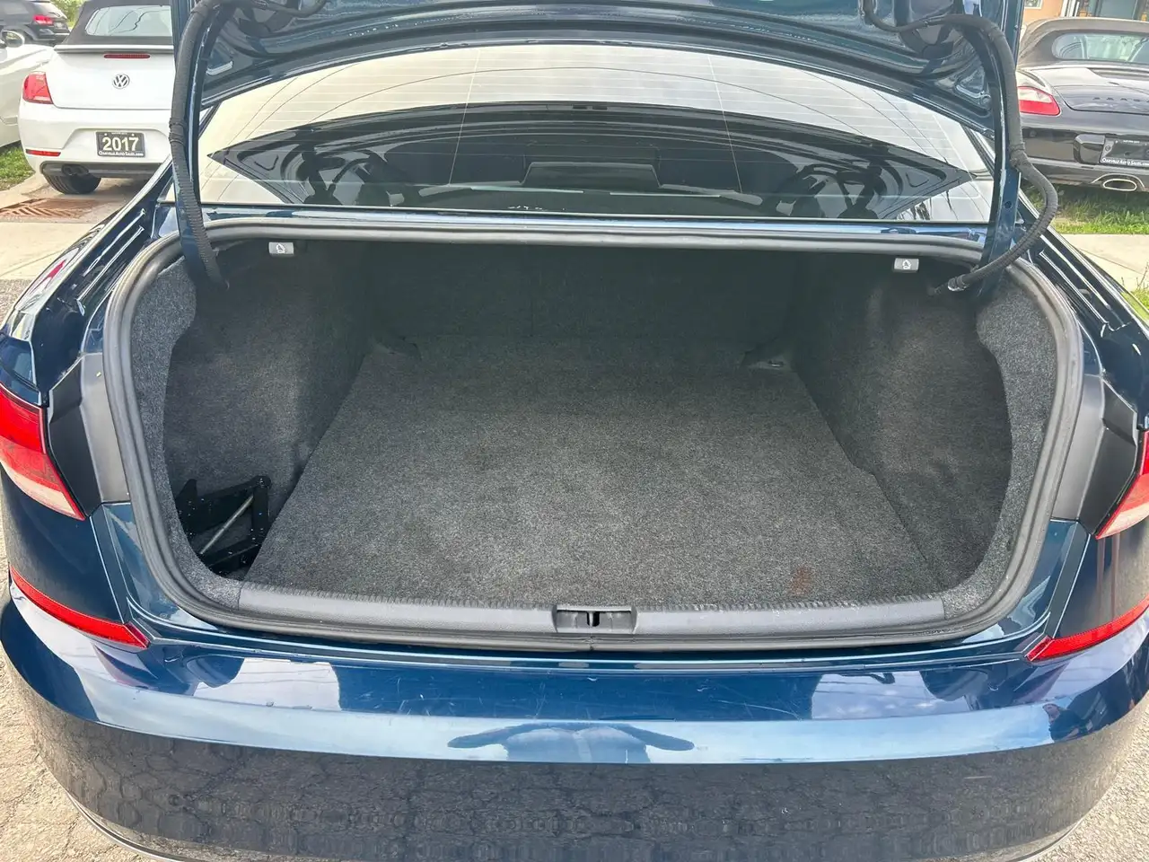 Volkswagen Passat снимка Volkswagen Passat