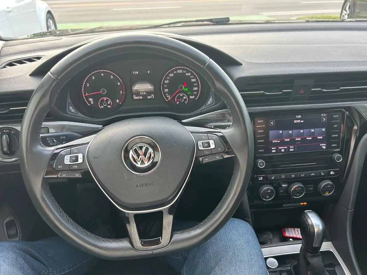 Volkswagen Passat снимка Volkswagen Passat