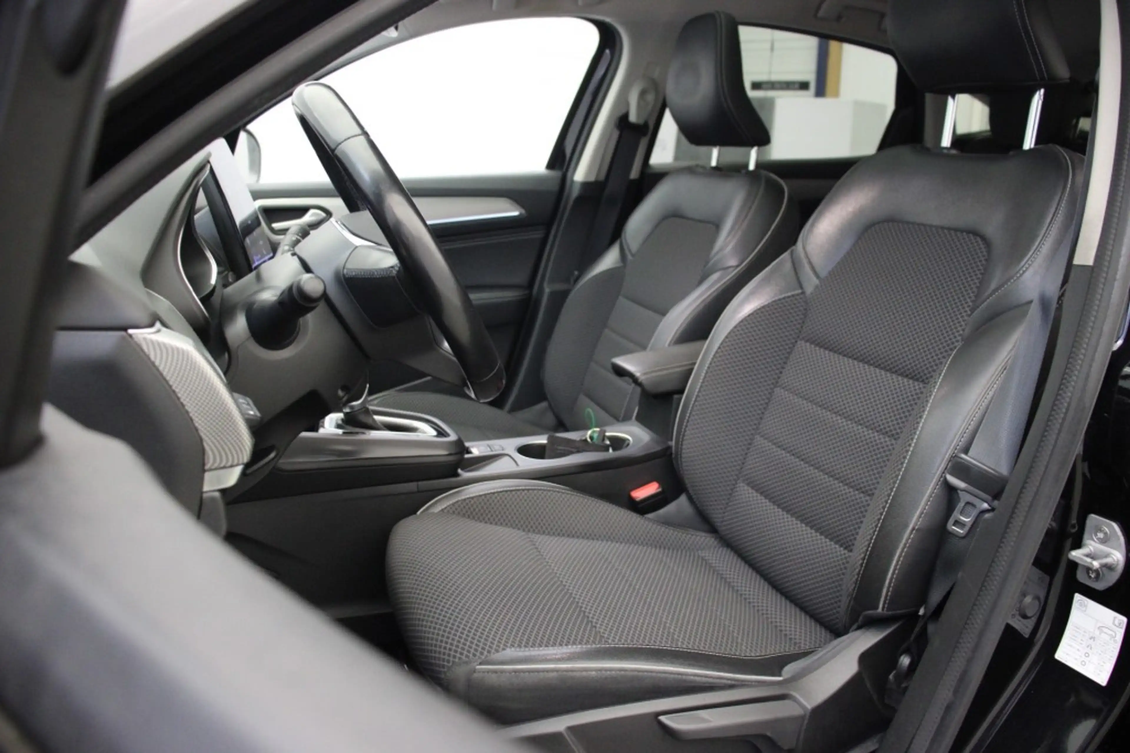 Renault Arkana 1.6 E-Tech Hybrid 145 Intens - Panorama, Digitaal — photo 10