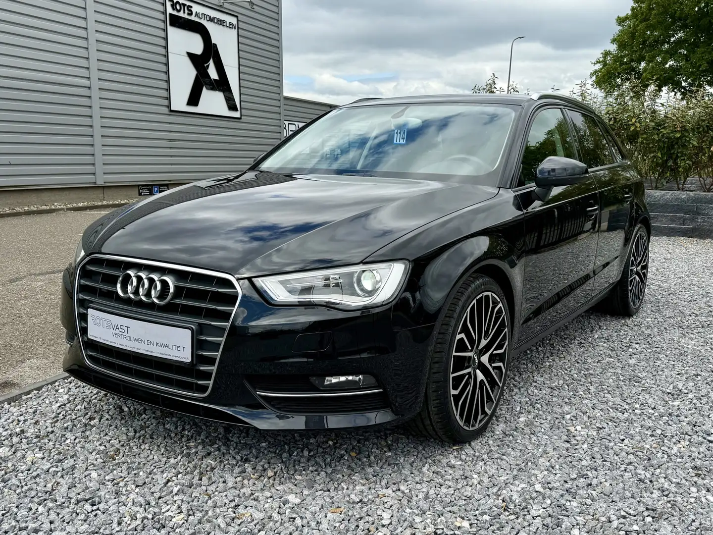 Audi A3 Sportback 1.4 TFSI Ambiente Navi|Clima|Cruis|PDC Z Schwarz - 2