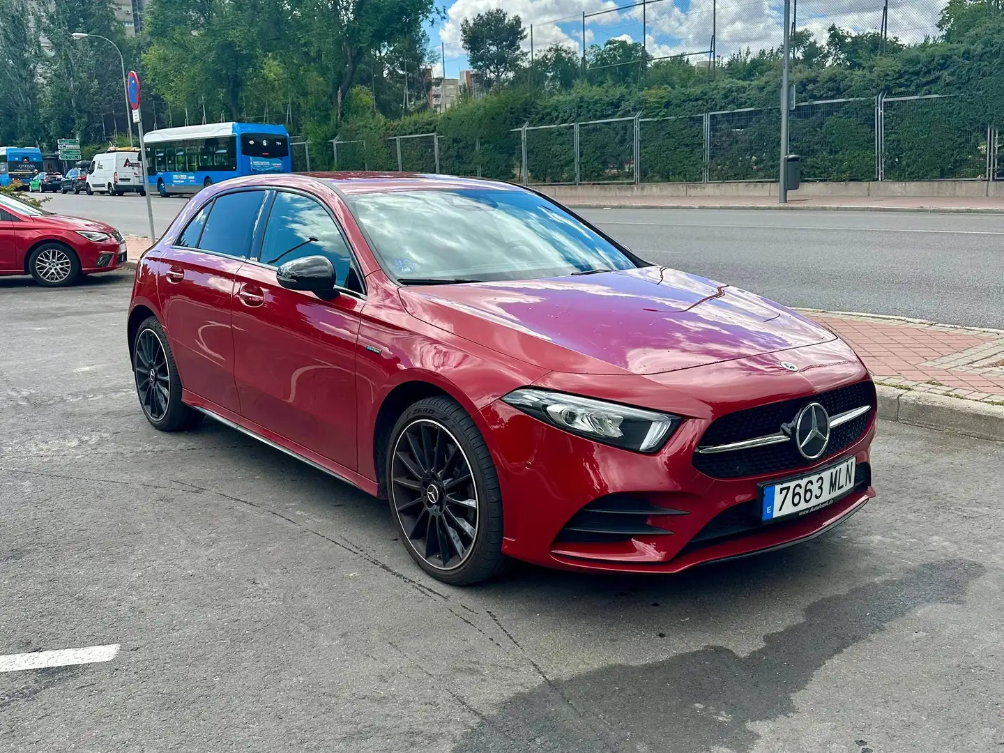 Mercedes-Benz A 250 A 250e 8G-DCT Rojo - 1