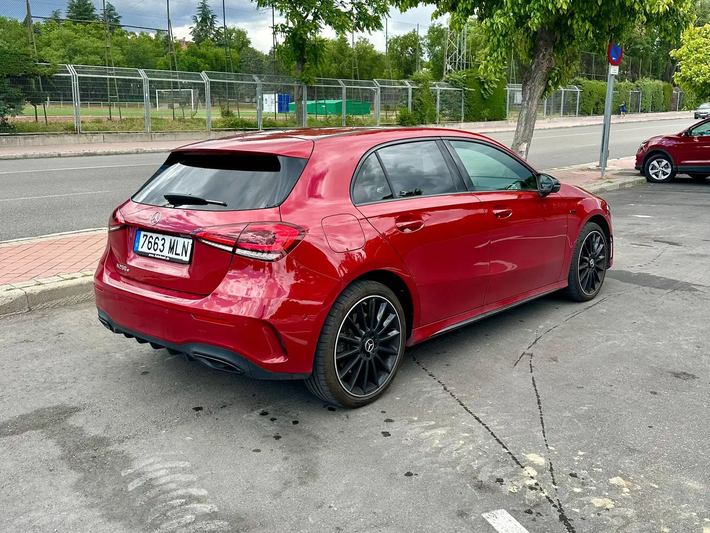 Mercedes-Benz A 250 A 250e 8G-DCT Rojo - 2