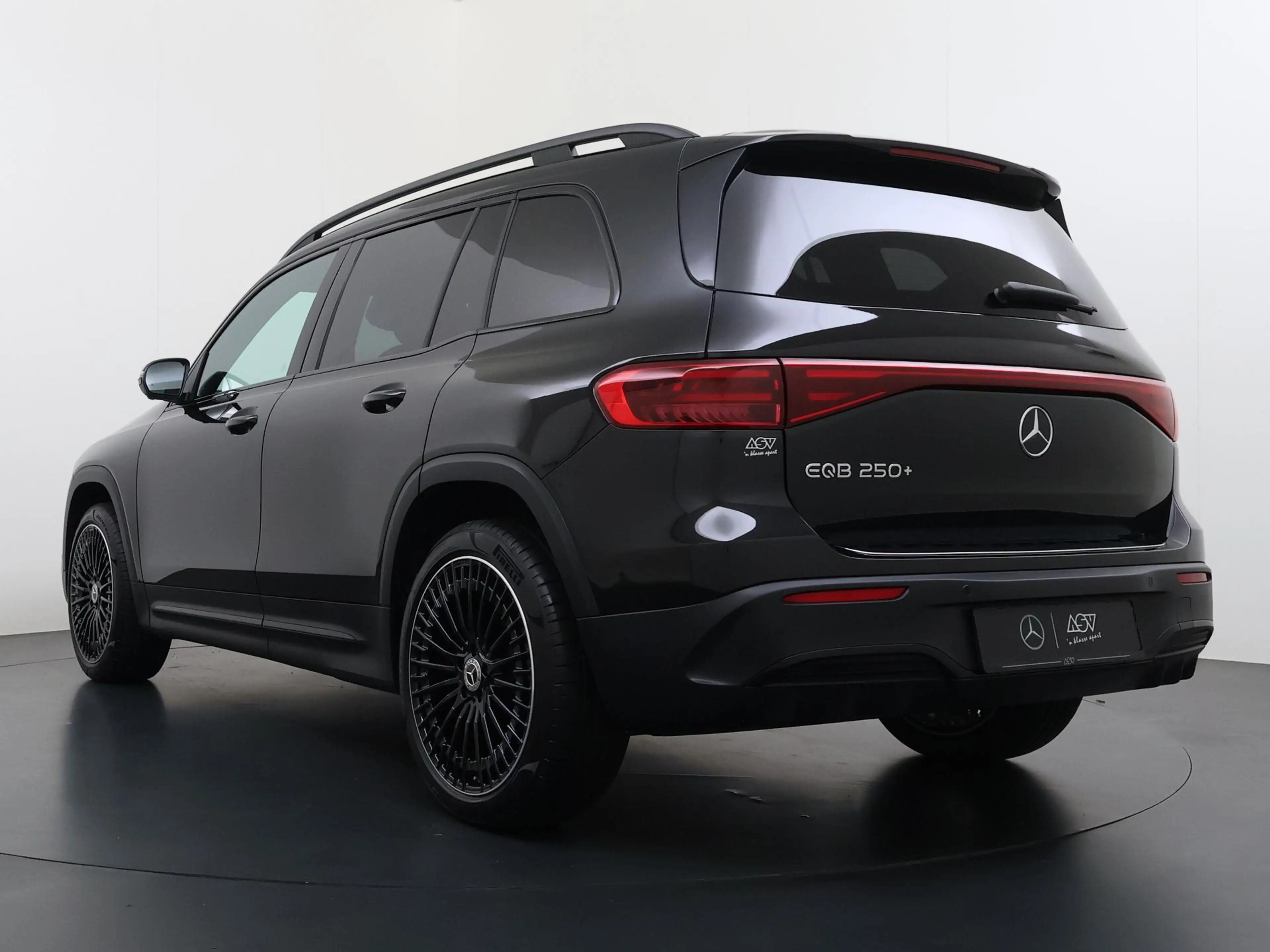 Mercedes-Benz EQB 250 250+ Business Solution AMG — photo 5