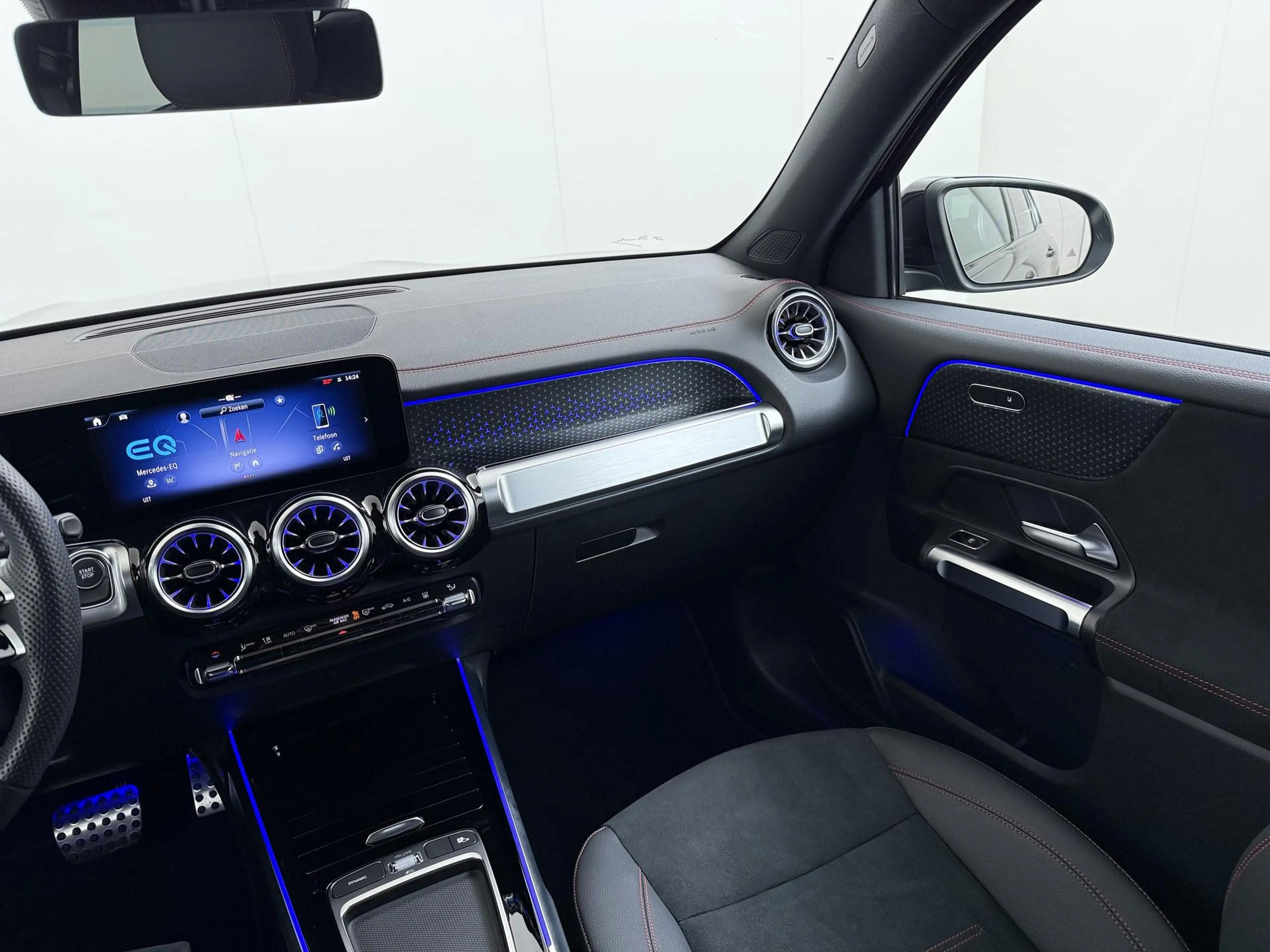 Mercedes-Benz EQB 250 250+ Business Solution AMG — photo 8