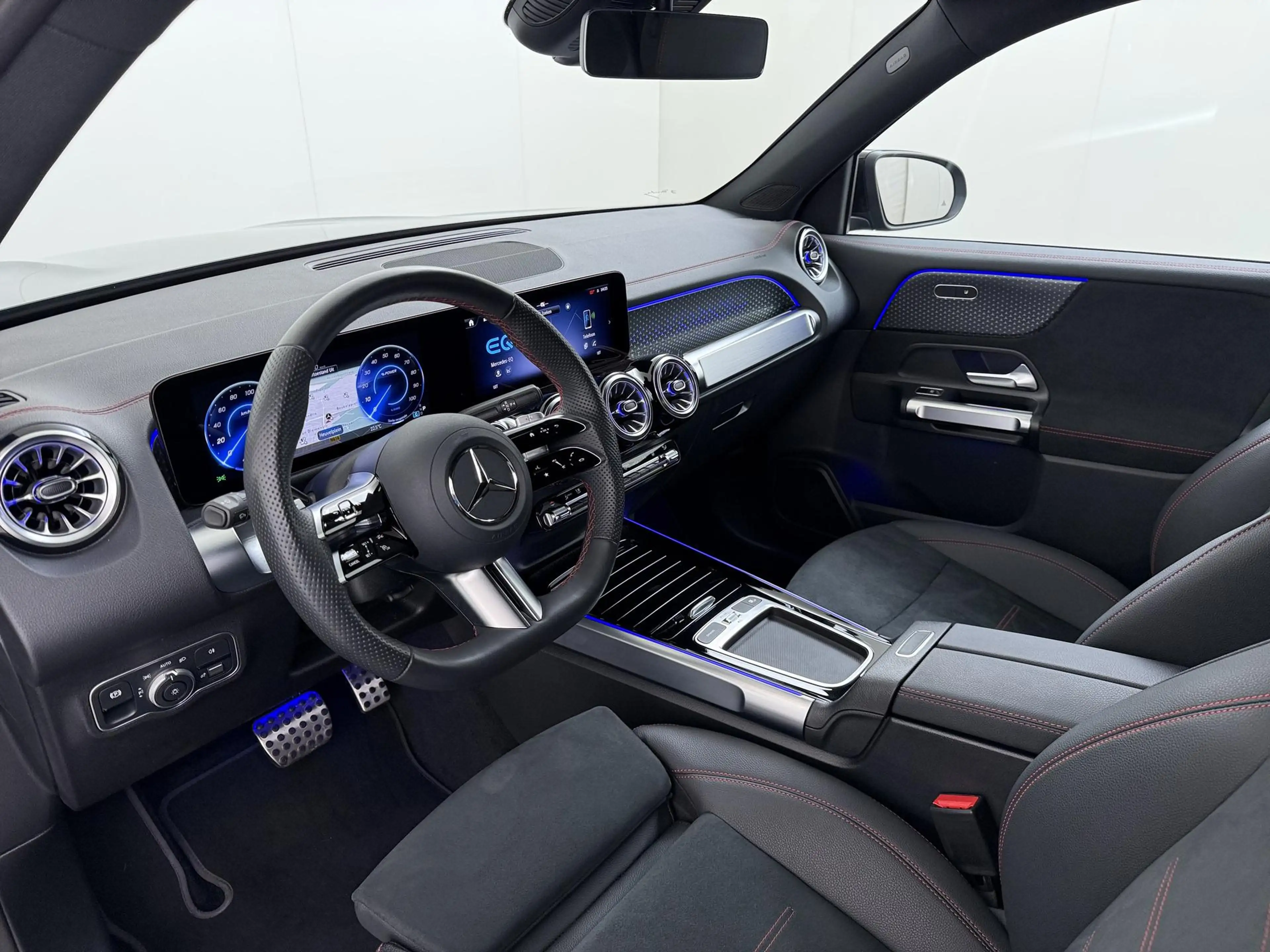 Mercedes-Benz EQB 250 250+ Business Solution AMG — photo 2