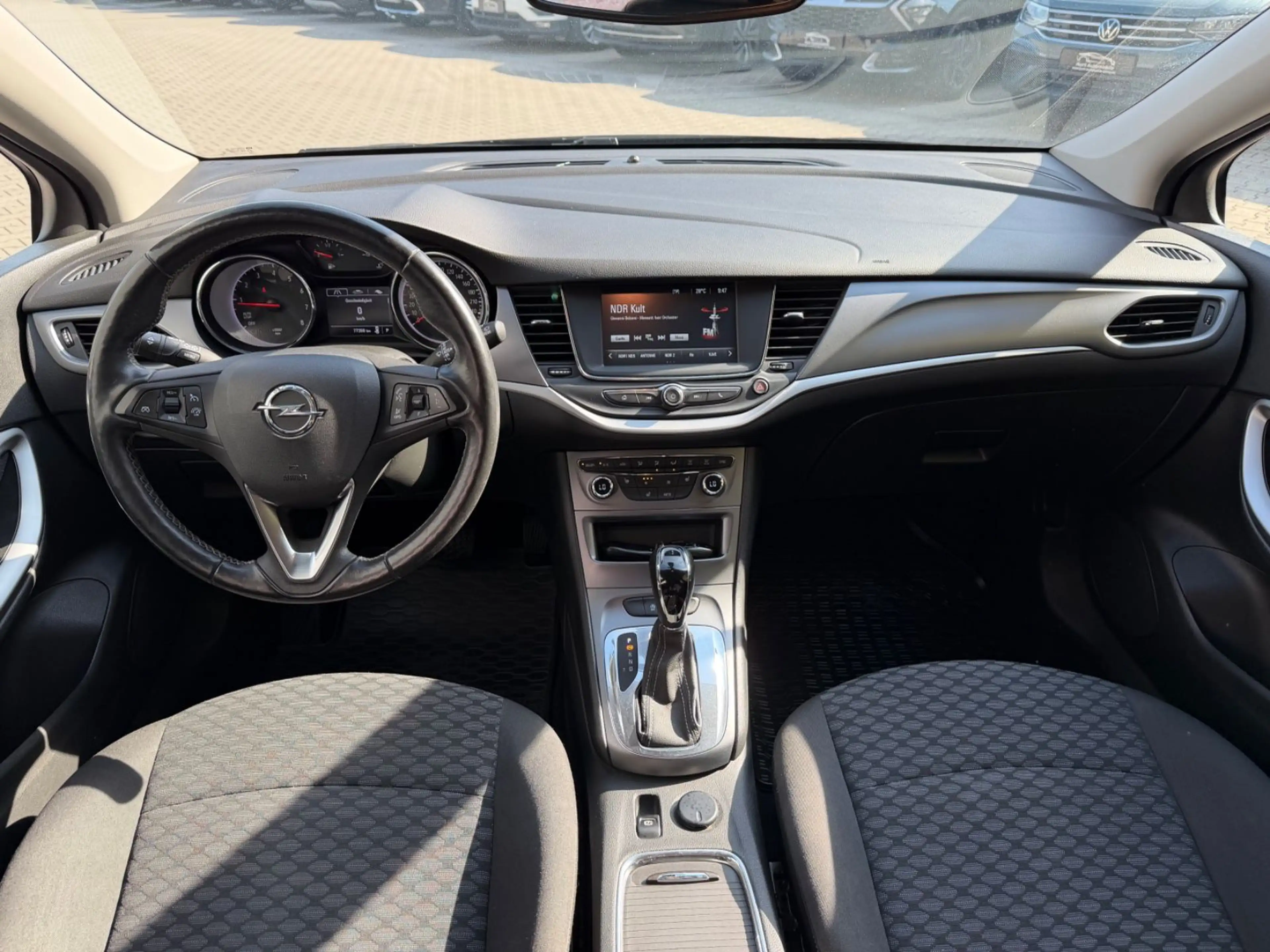 Opel Astra K Lim. Edition/AUTOMATIK/SHZ/KLIMAA*/TEMPO — photo 15
