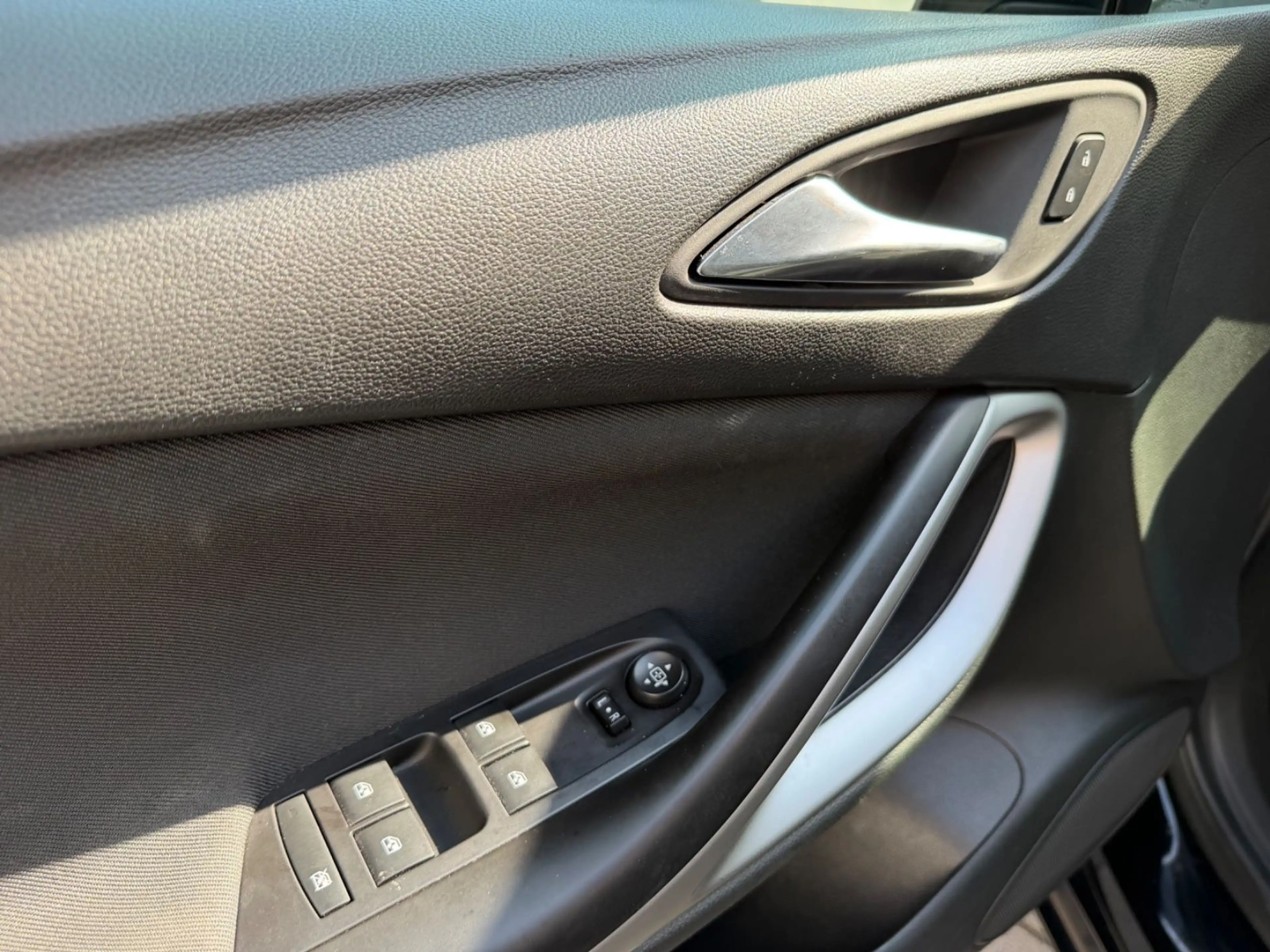 Opel Astra K Lim. Edition/AUTOMATIK/SHZ/KLIMAA*/TEMPO — photo 10
