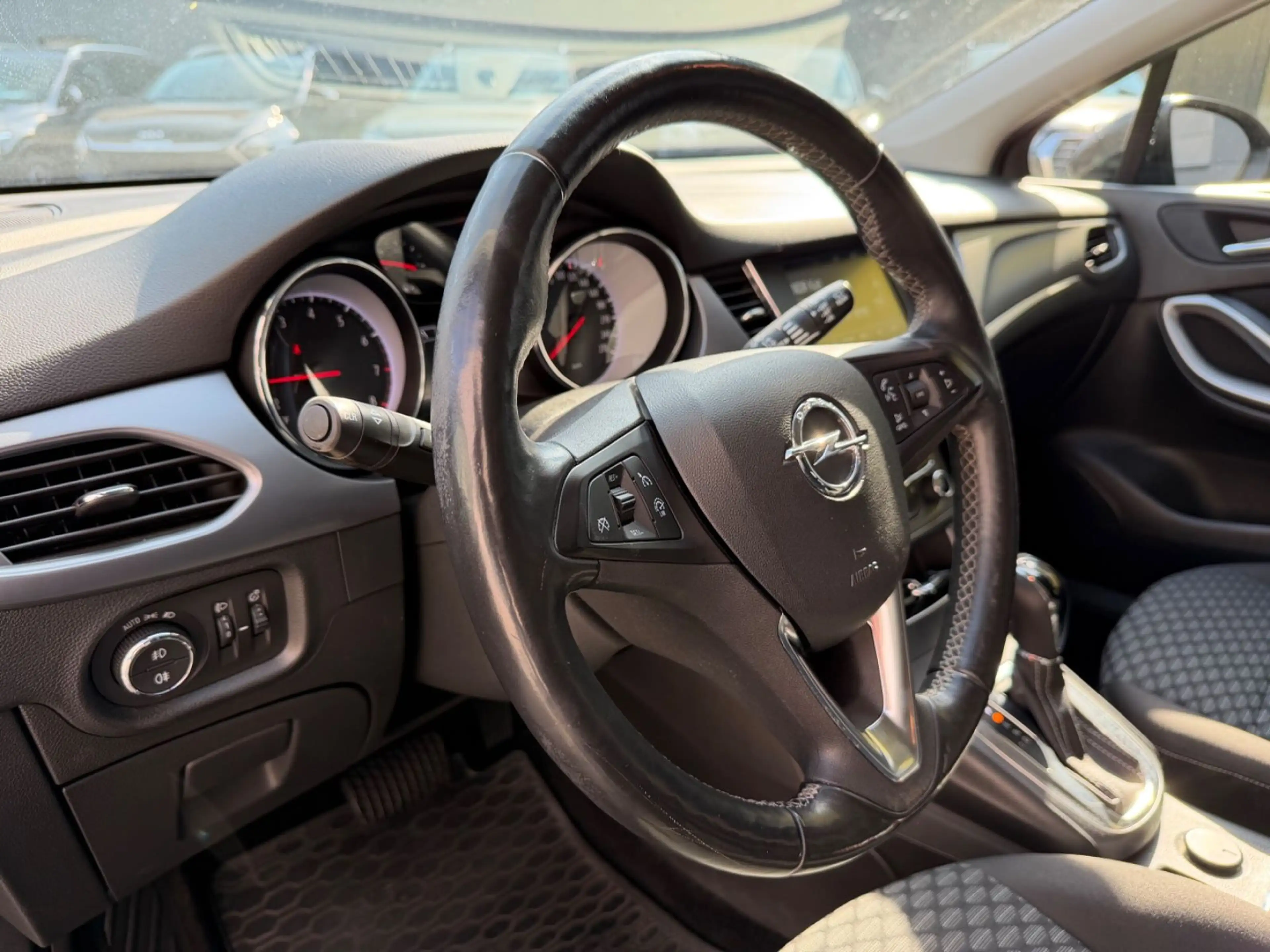Opel Astra K Lim. Edition/AUTOMATIK/SHZ/KLIMAA*/TEMPO — photo 14