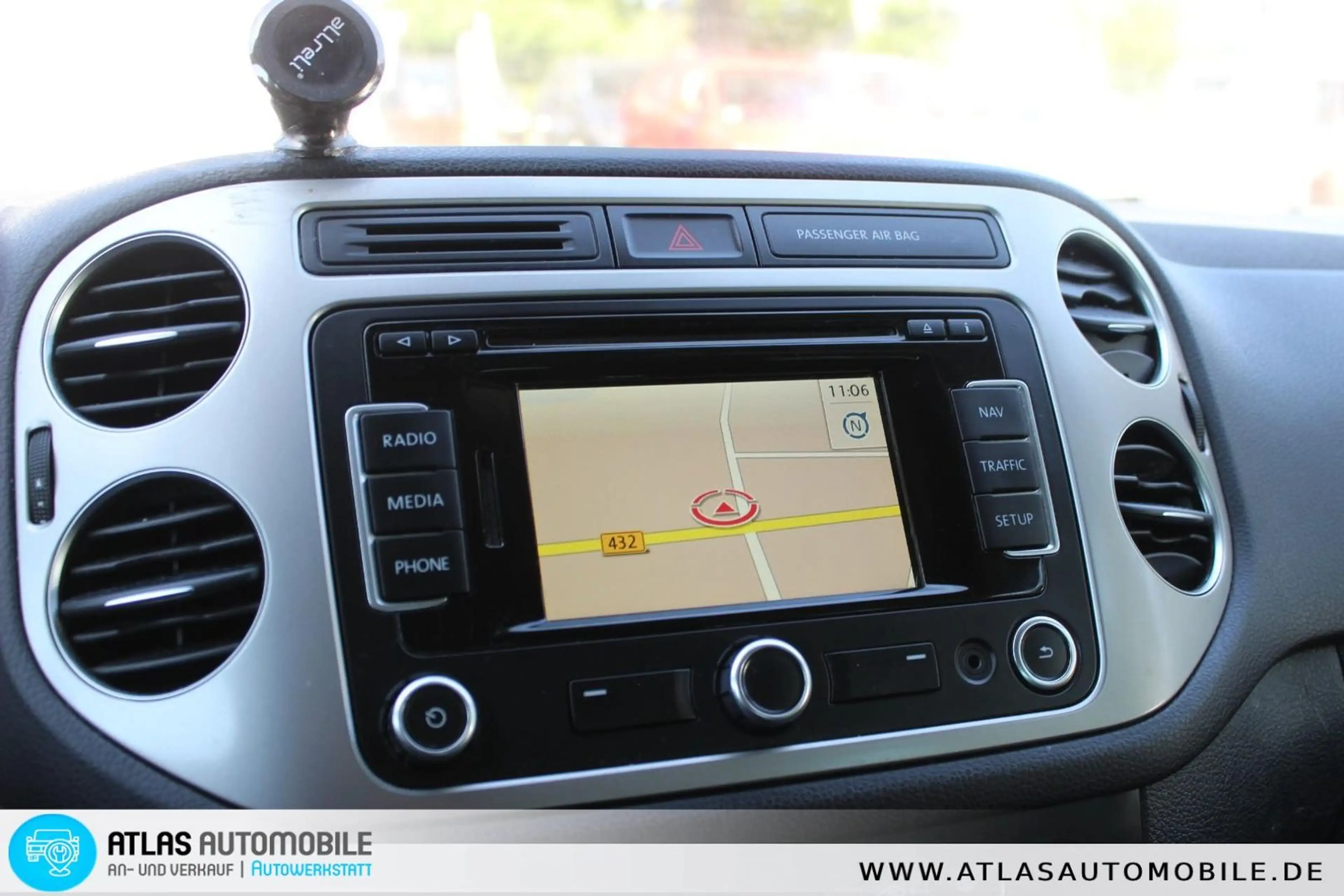 Volkswagen Tiguan Life BMT 2,0 TDI NAVIGATION=KLIMAAUT=STAN — photo 3