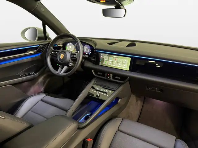 Porsche Macan view 10