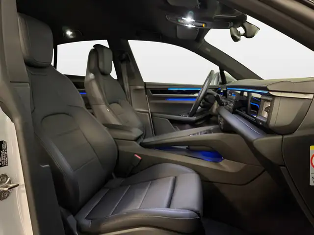 Porsche Macan view 14