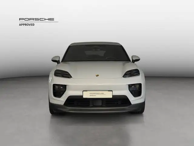 Porsche Macan view 8