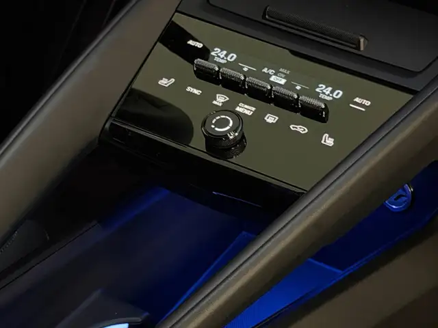 Porsche Macan view 13