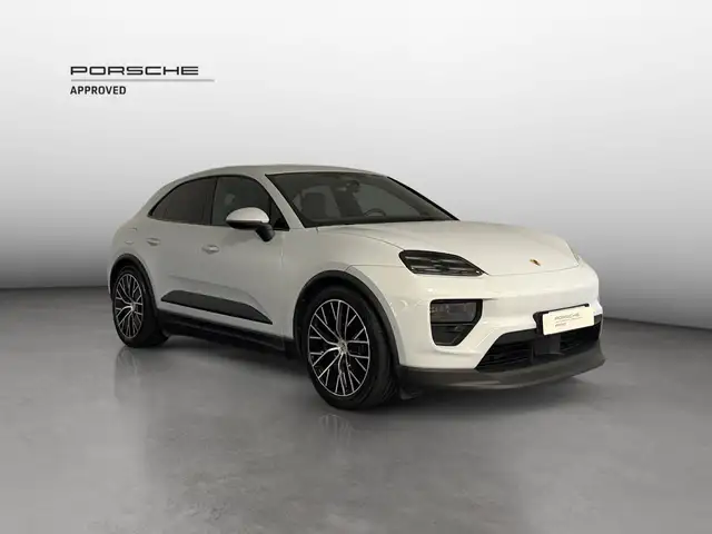 Porsche Macan view 7