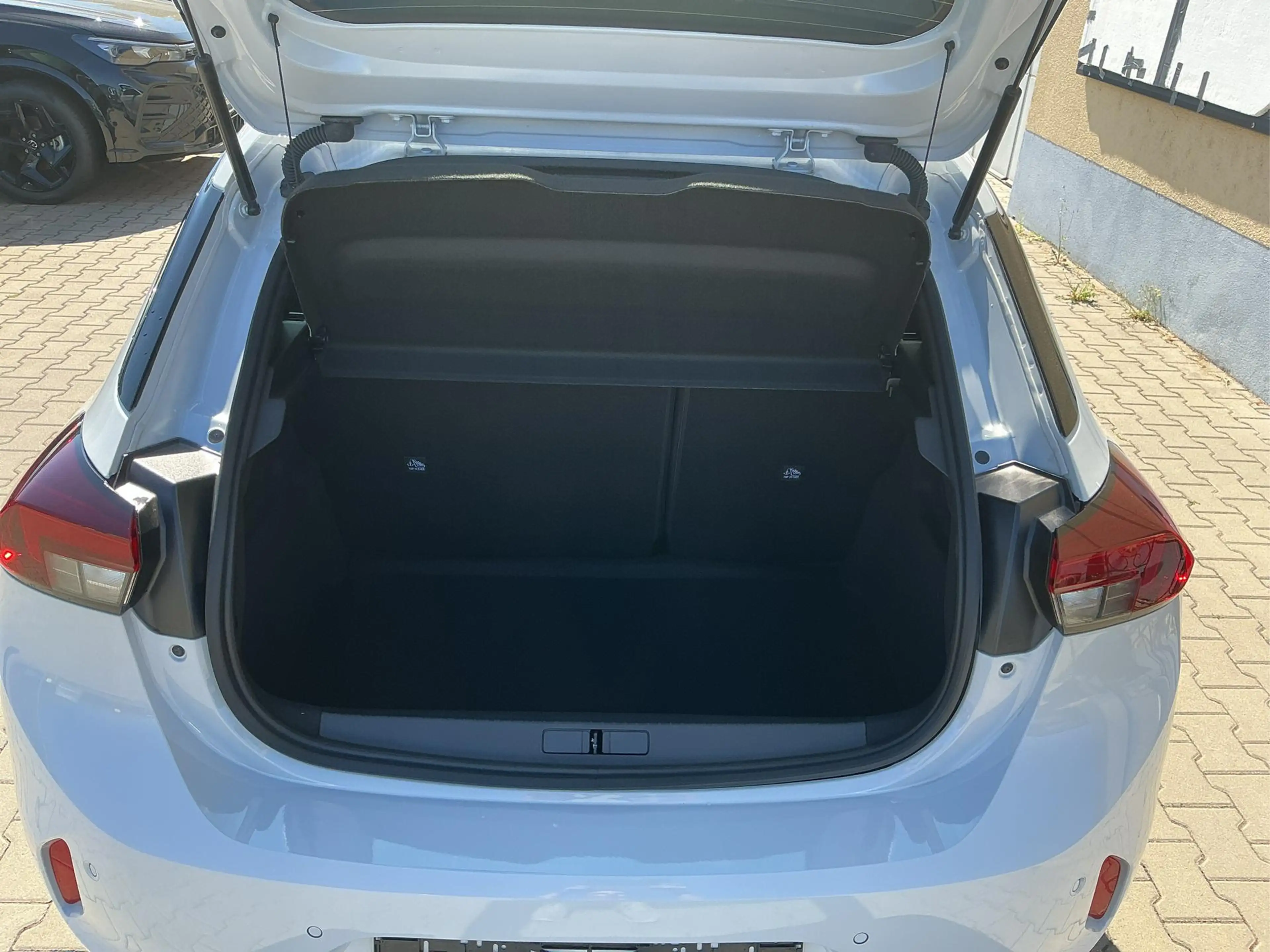 Opel Corsa Edition Klimaanlage Radio Sitzheizung vorn PDC ... — photo 7