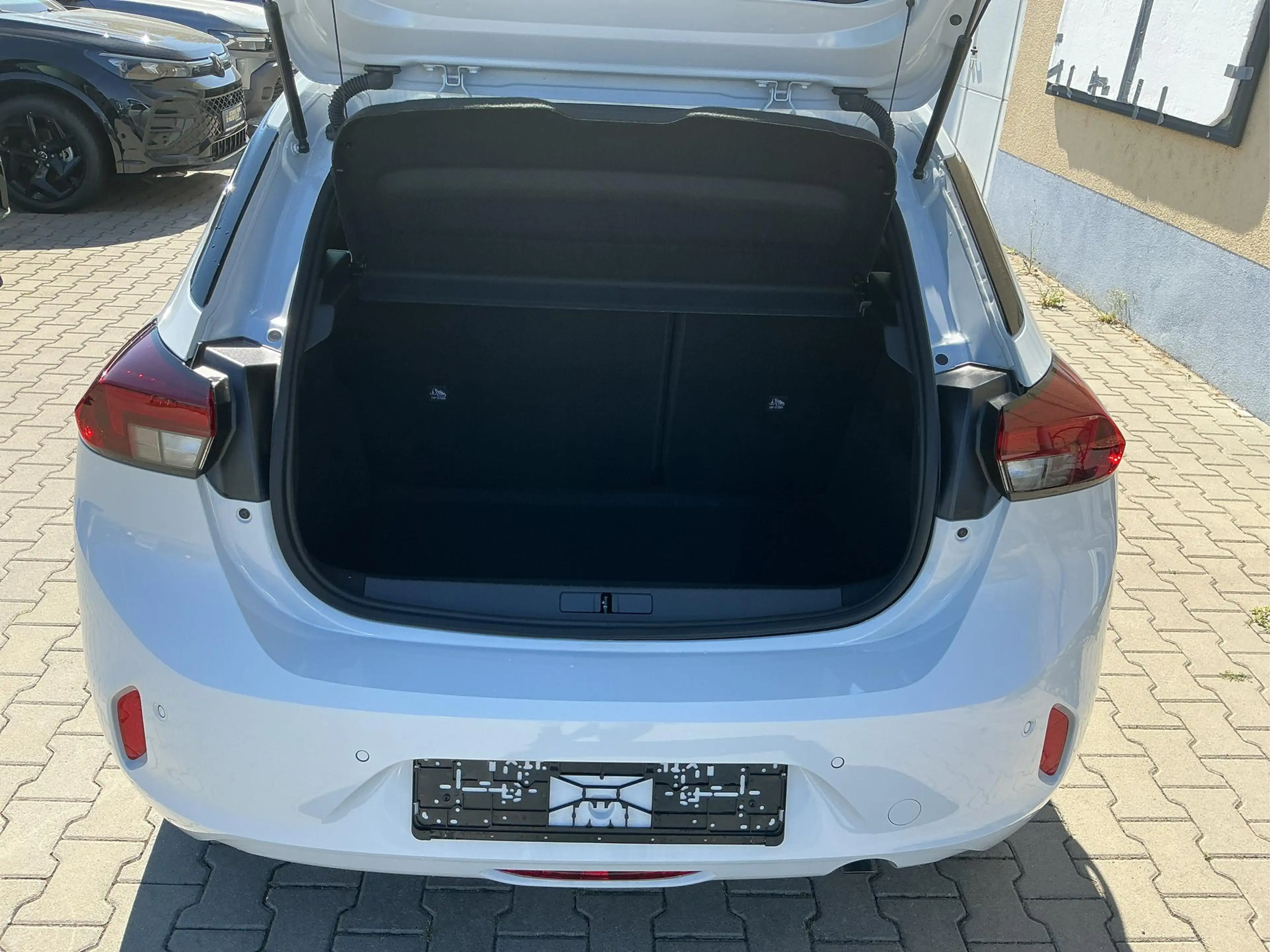 Opel Corsa Edition Klimaanlage Radio Sitzheizung vorn PDC ... — photo 6