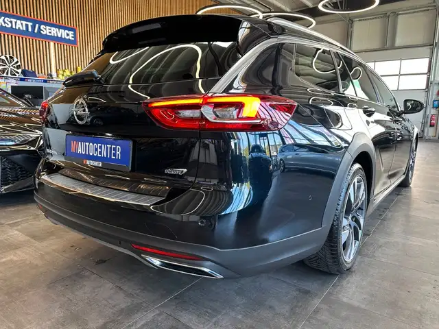 Opel Insignia view 2