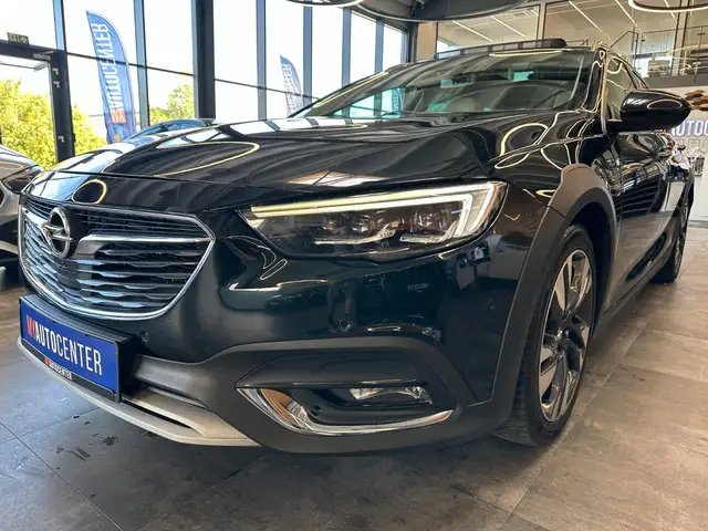 Opel Insignia view 4