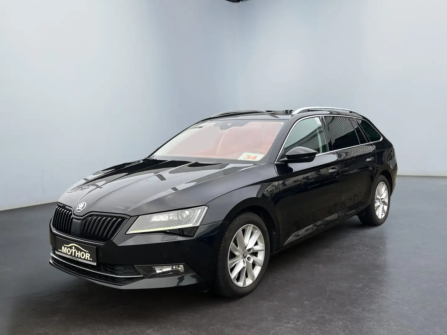 Skoda Superb Combi Style 2.0 TDI DSG Navigation Schwarz - 2