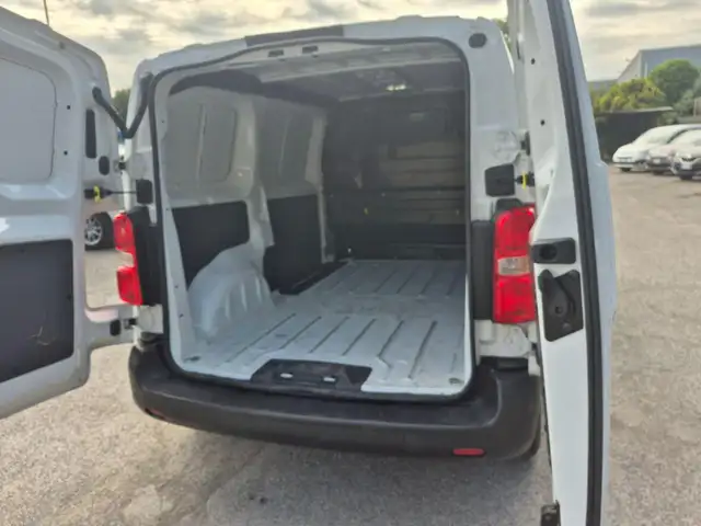 Opel Vivaro view 4