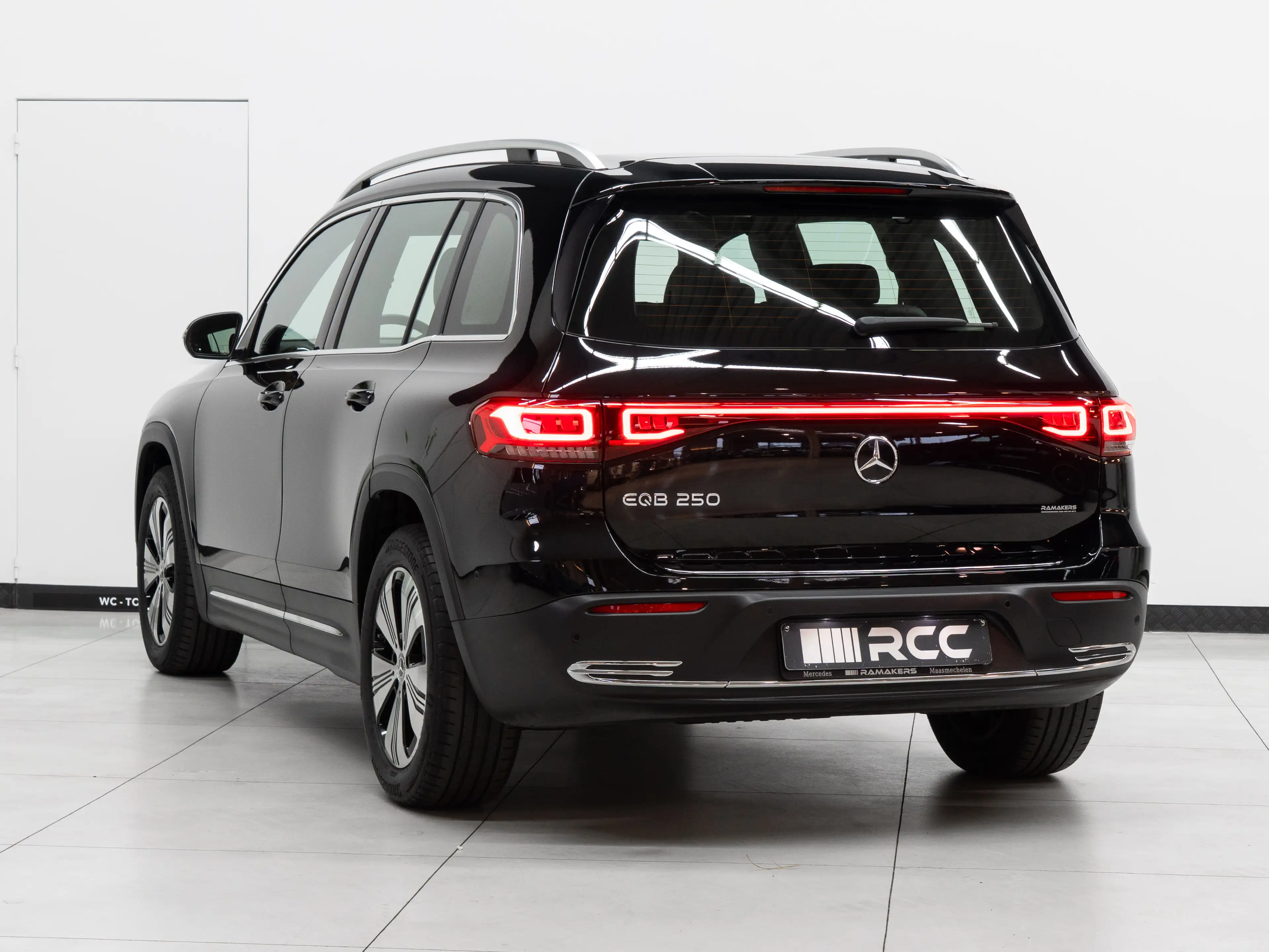 Mercedes-Benz EQB 250 Progressive Line | Dodehoek Camera LED Sfeerlicht — photo 5