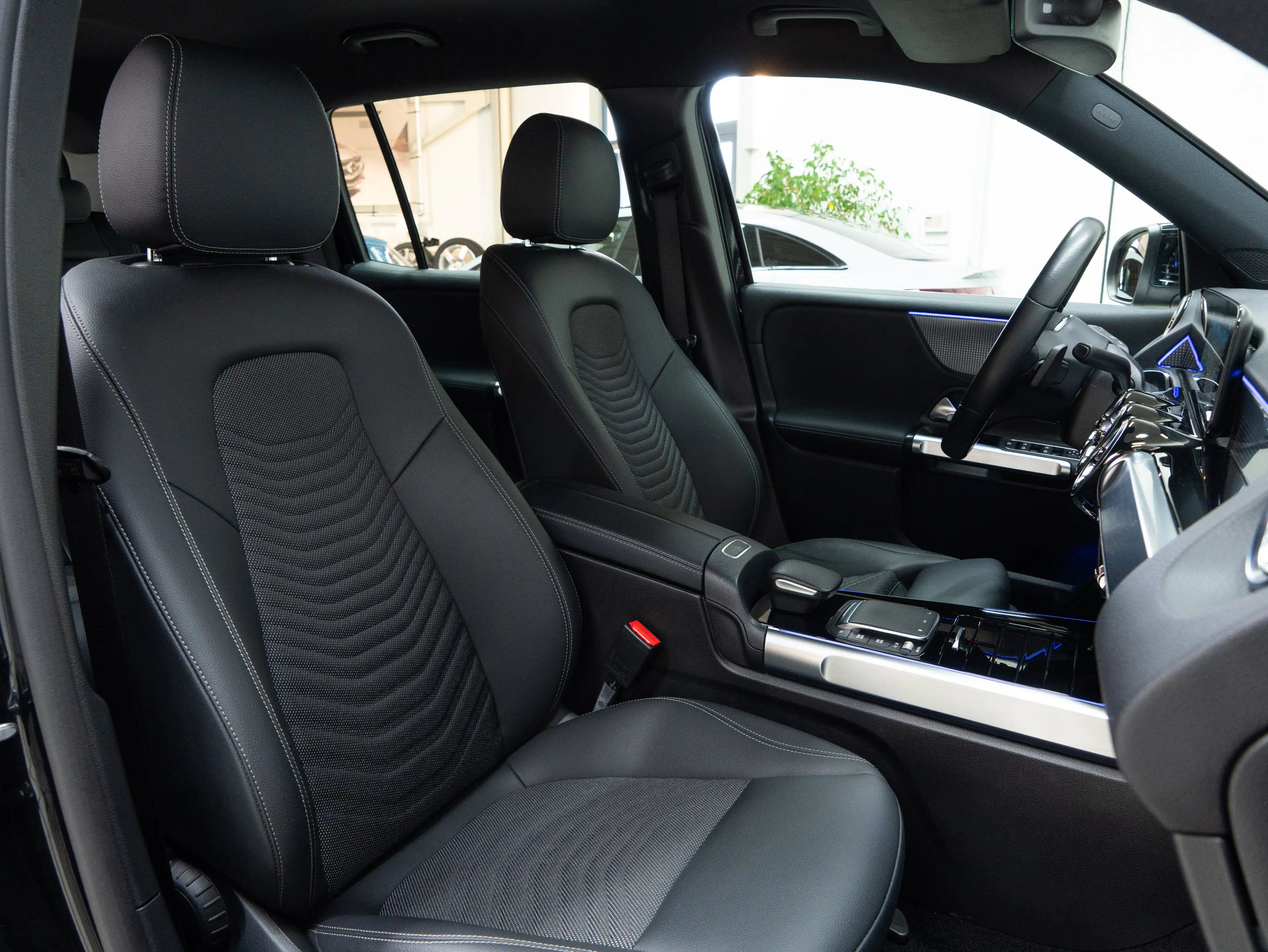 Mercedes-Benz EQB 250 Progressive Line | Dodehoek Camera LED Sfeerlicht — photo 12