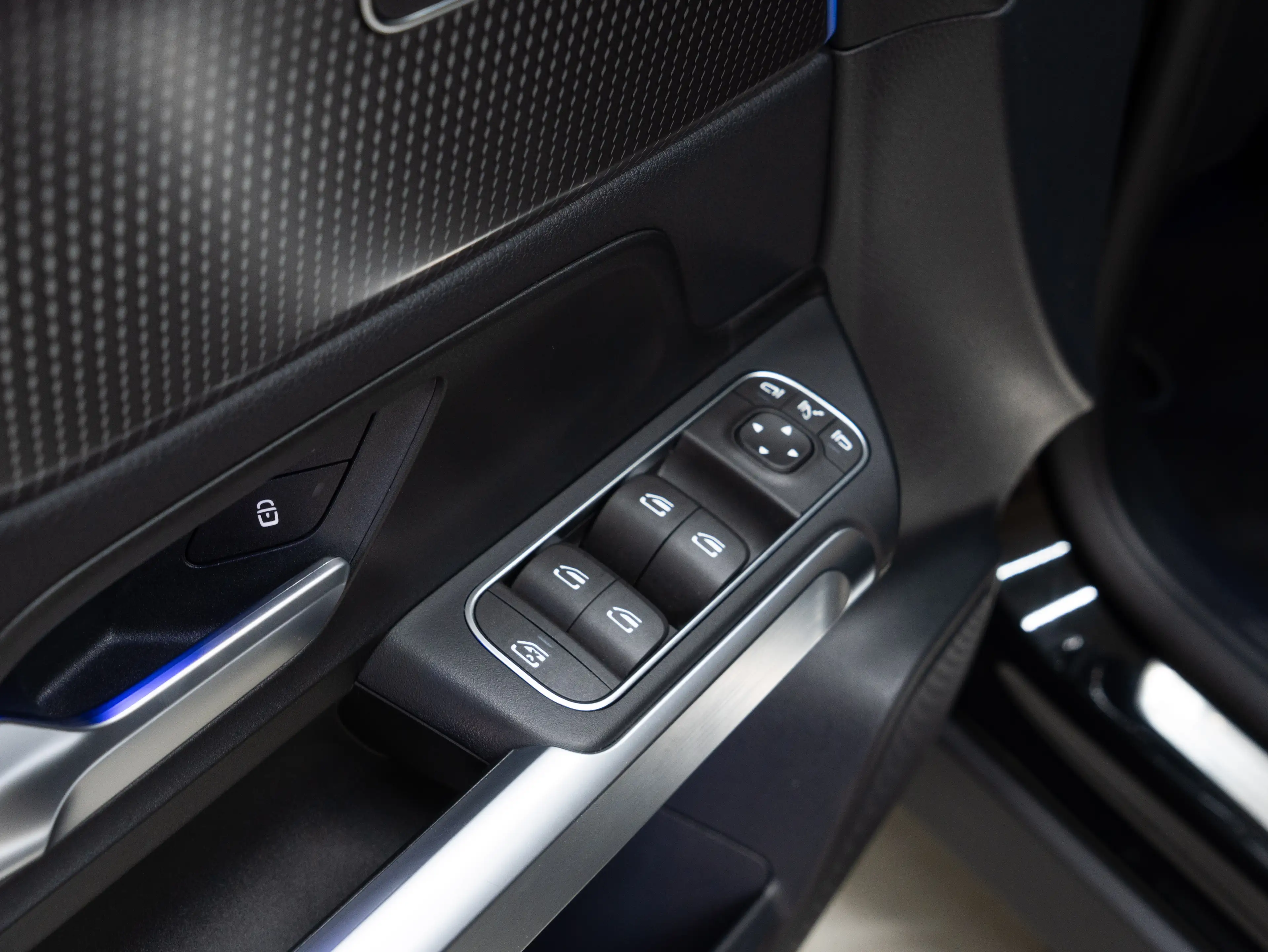 Mercedes-Benz EQB 250 Progressive Line | Dodehoek Camera LED Sfeerlicht — photo 7