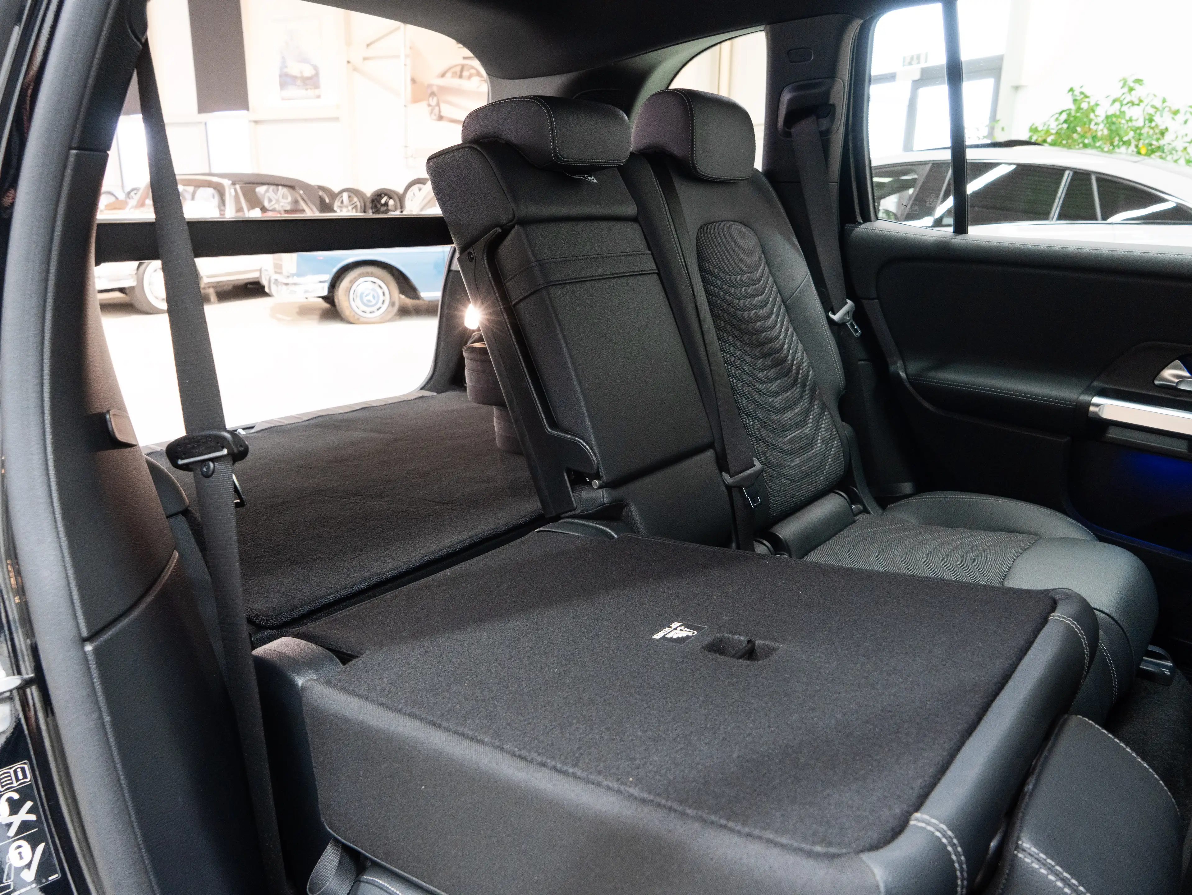 Mercedes-Benz EQB 250 Progressive Line | Dodehoek Camera LED Sfeerlicht — photo 14