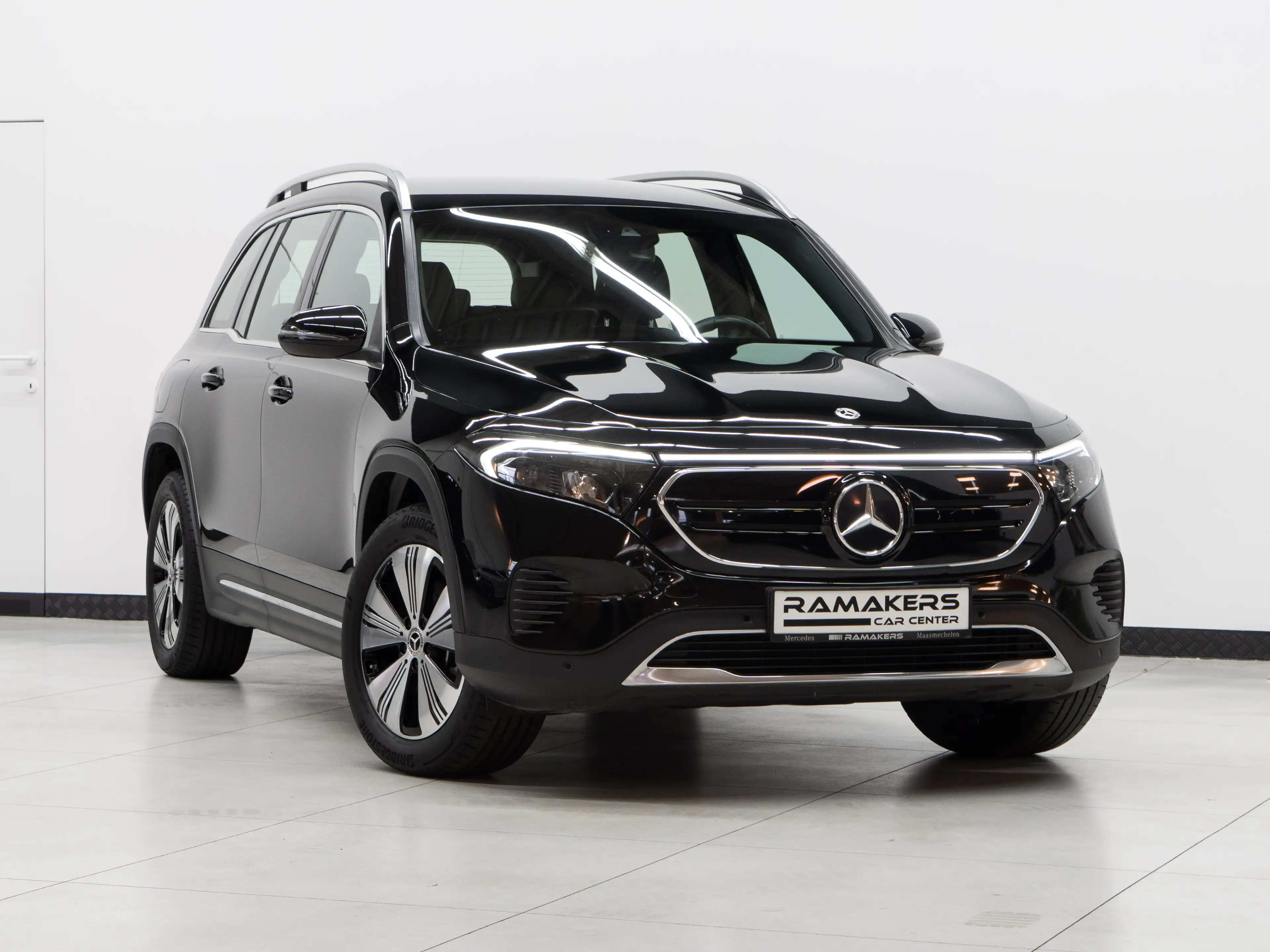 Mercedes-Benz EQB 250 Progressive Line | Dodehoek Camera LED Sfeerlicht — photo 4