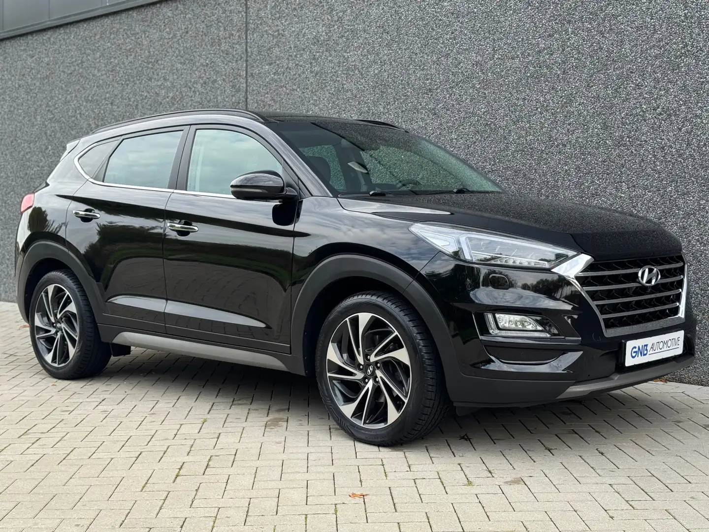 Hyundai TUCSON 1.6 T-GDI Premium | Panoramadak | Dodehoekassisten Zwart - 2