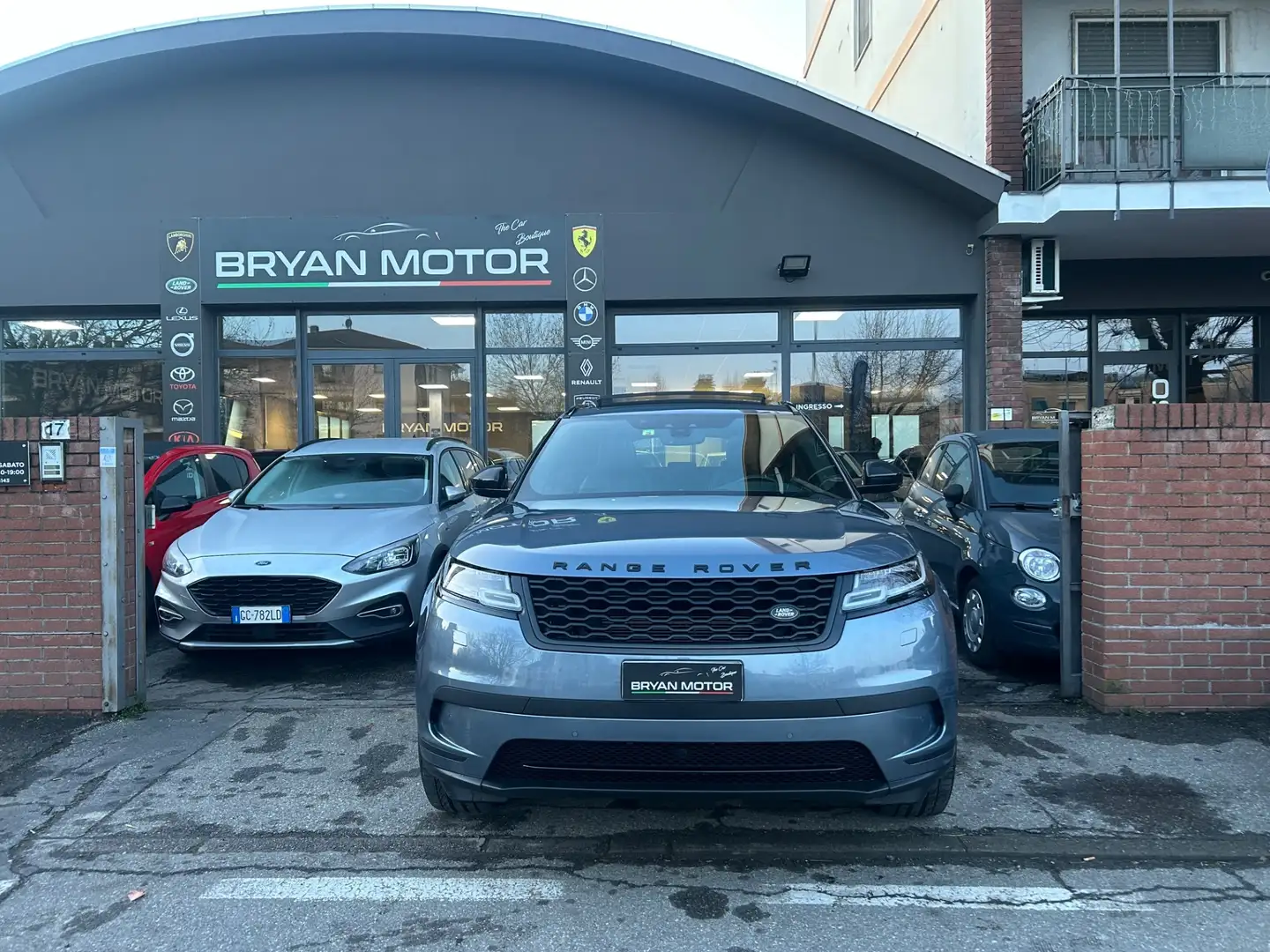Land Rover Range Rover Velar Range Rover Velar 2.0D I4 240 CV R-Dynamic S Grigio - 2