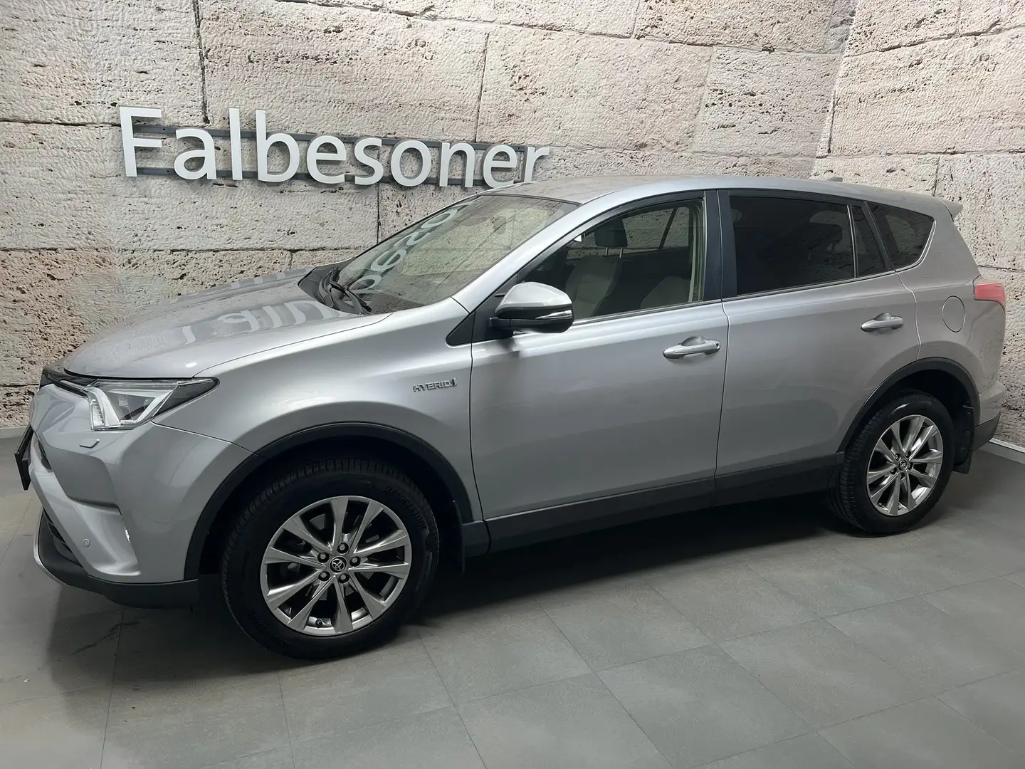 Toyota RAV 4 RAV4 2,5 Hybrid Lounge 4x4 Aut. Silber - 2
