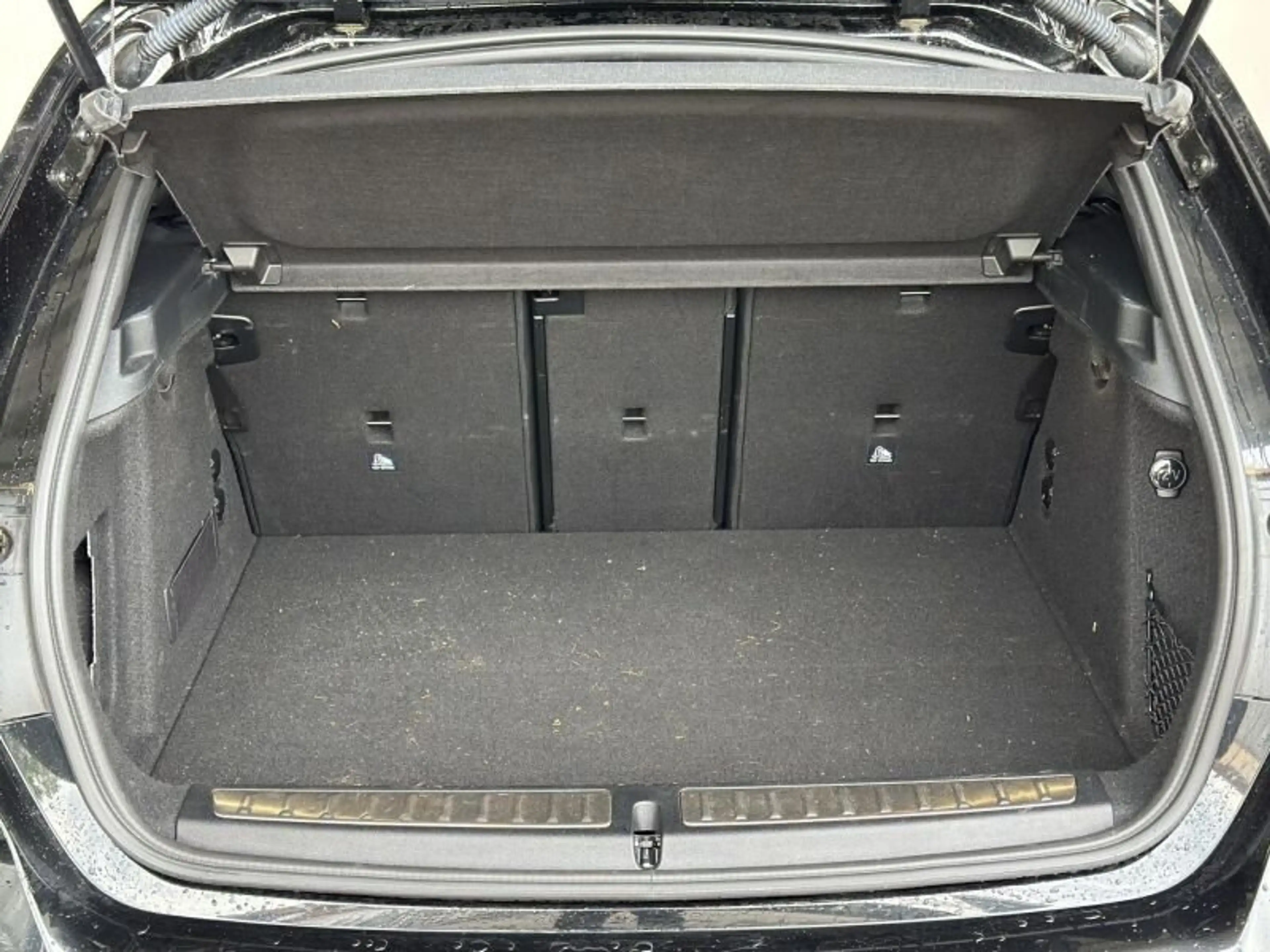 BMW 135 Mi xDrive — photo 10