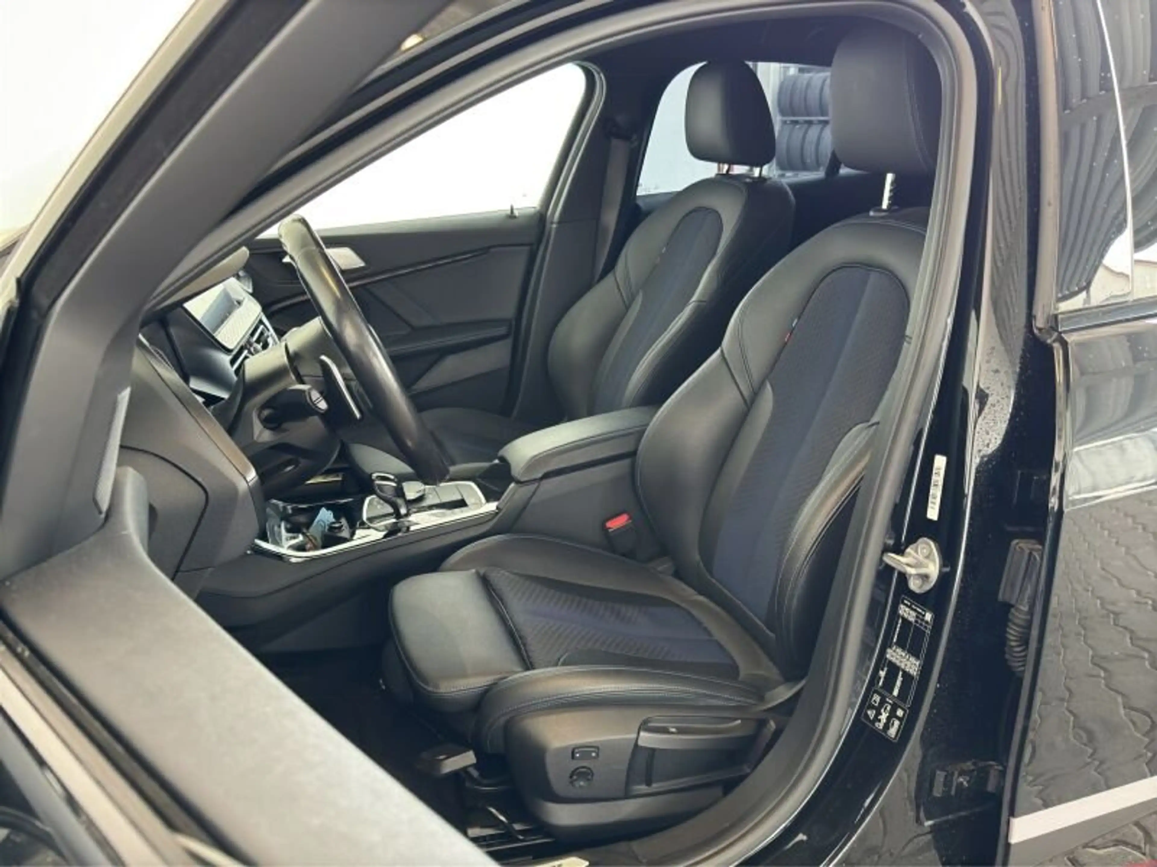 BMW 135 Mi xDrive — photo 9