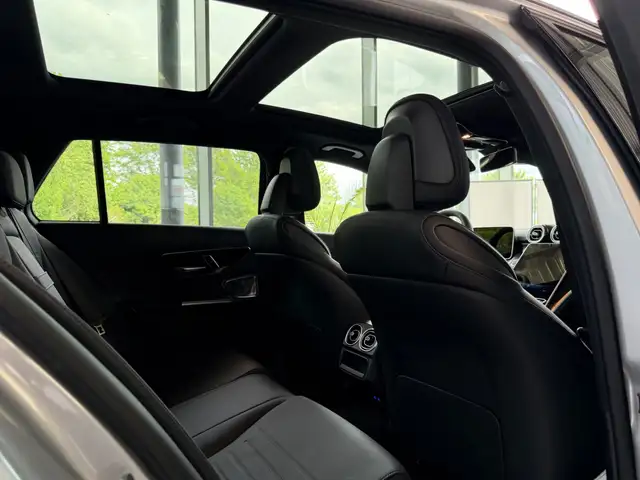 Mercedes-Benz C-Class view 12