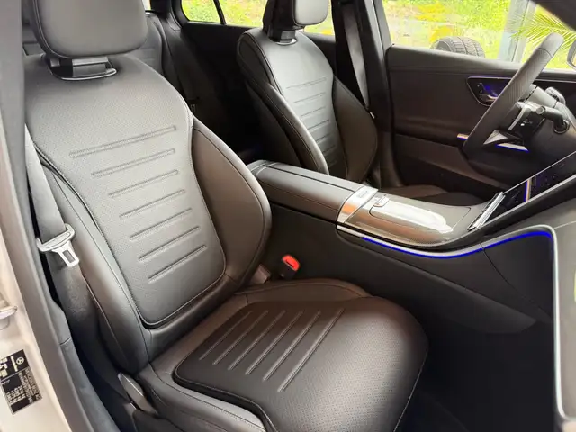 Mercedes-Benz C-Class view 15