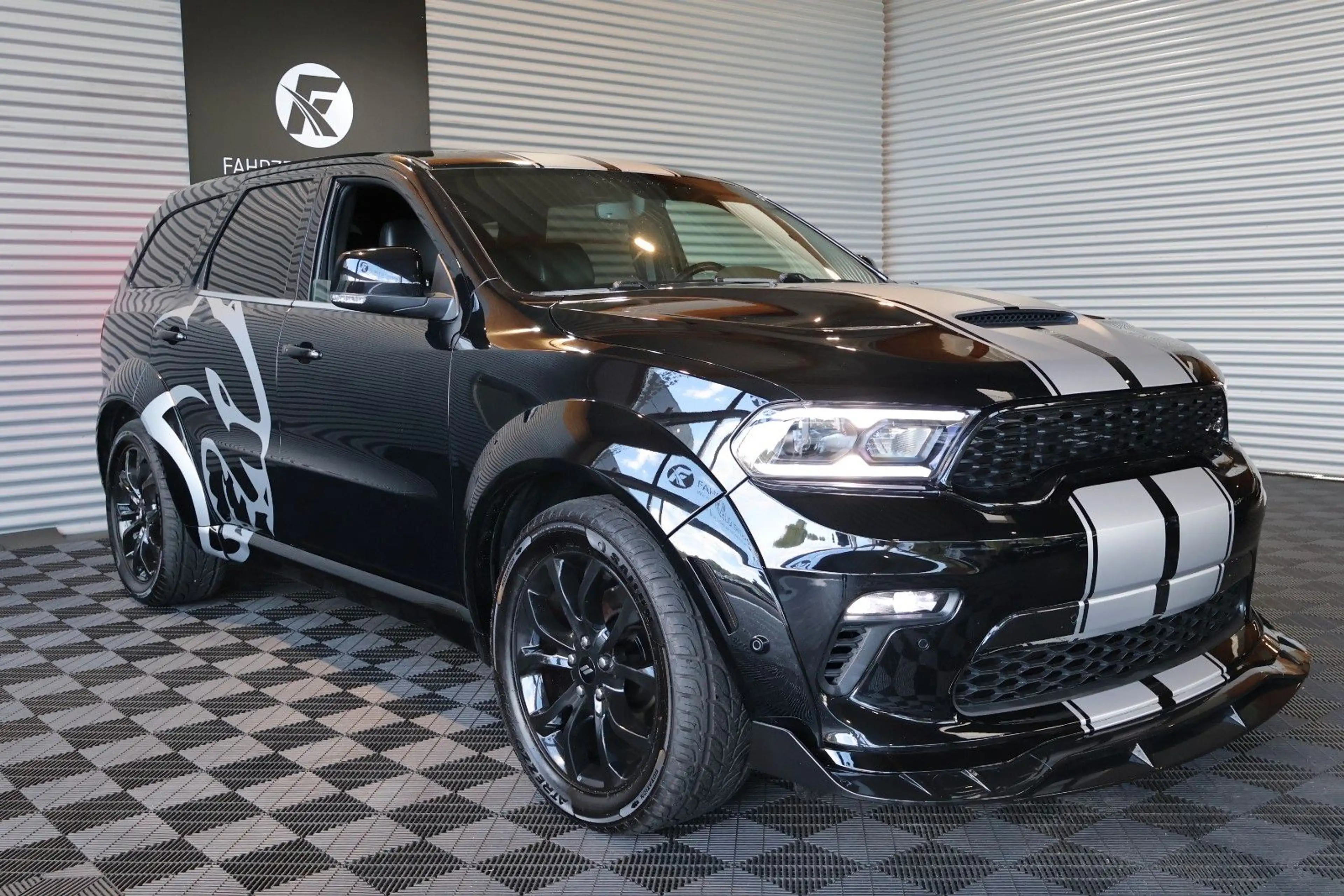 Dodge Durango R/T 5.7 AWD/CARPLAY/6SITZER/RFK/WIDEBODY — photo 6