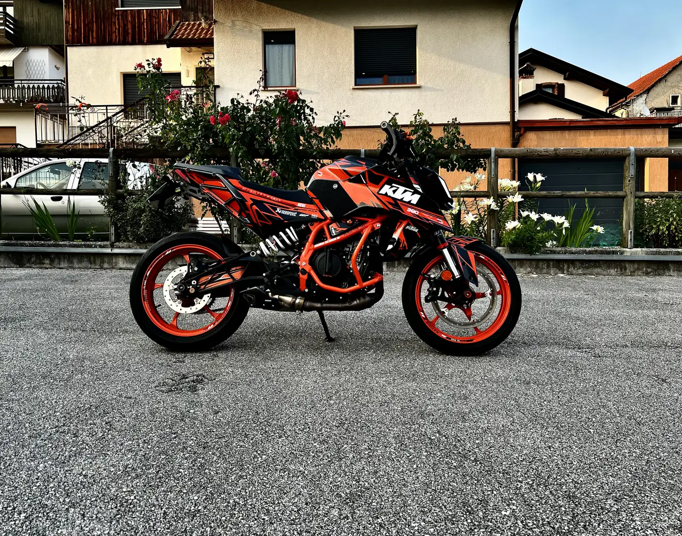 KTM 390 Duke Naked Azul - 1