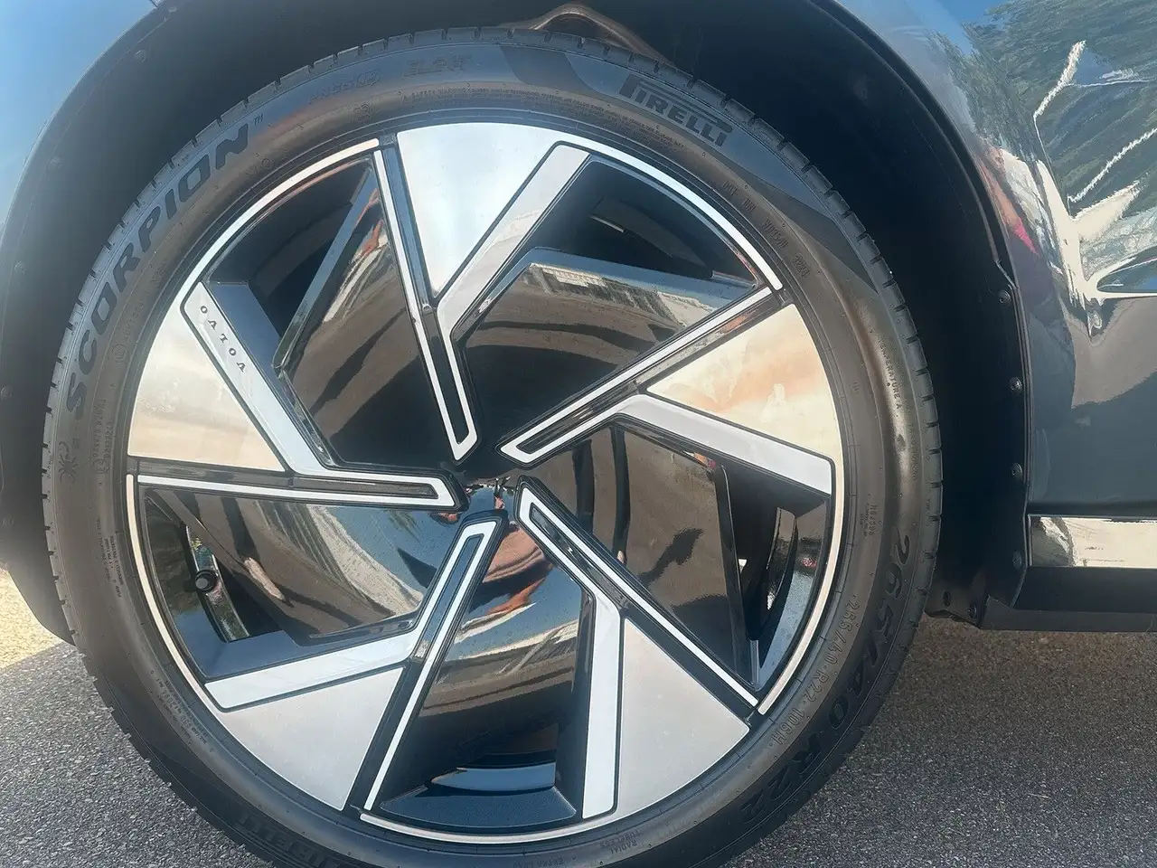 Volvo EX90 2025