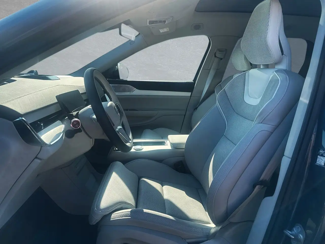 Volvo EX90 2025