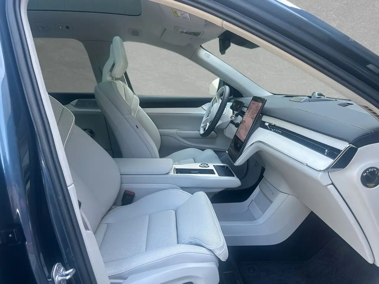 Volvo EX90 2025